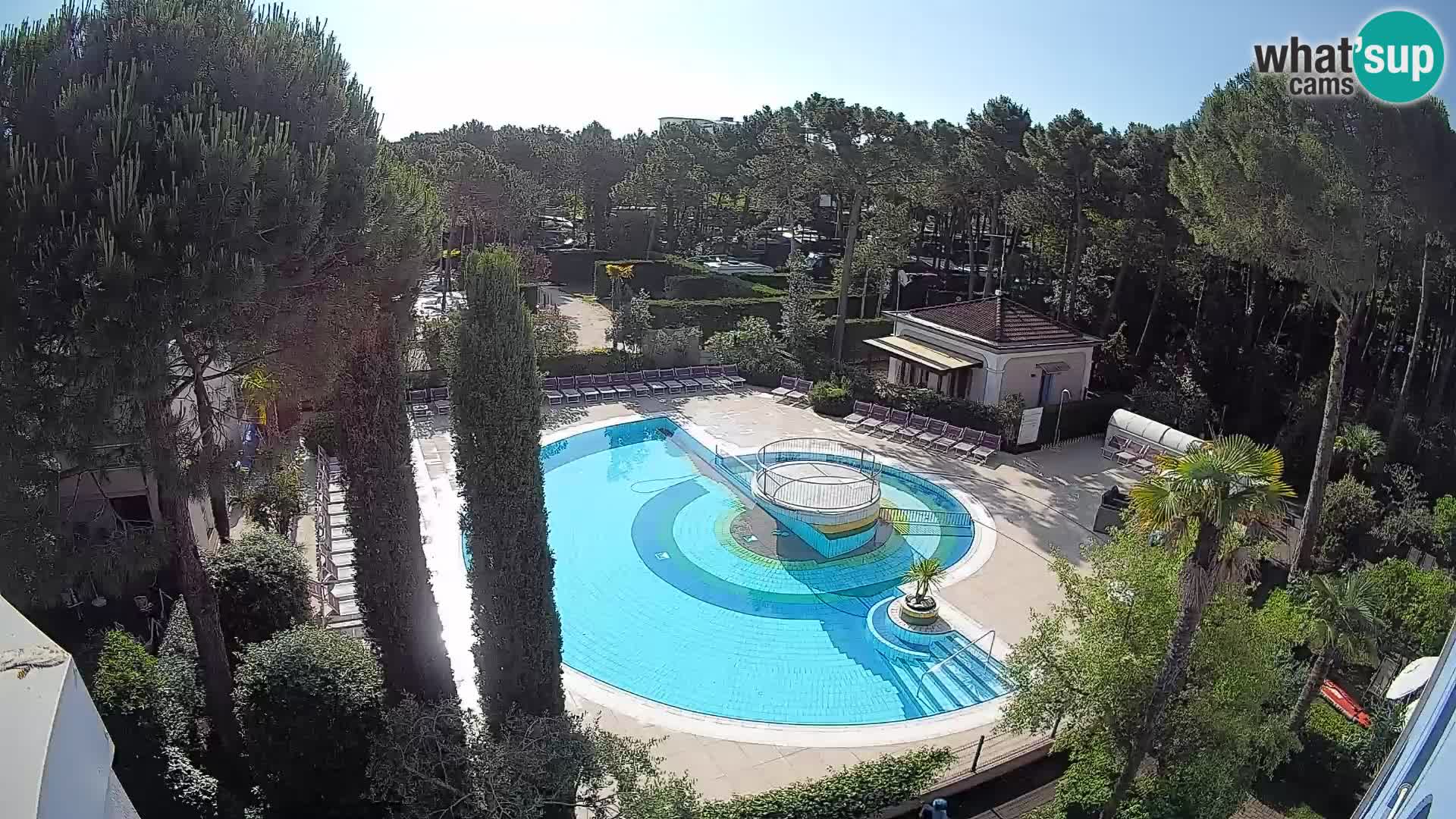 Villaggio Mare Blu bazen Spletna kamera V živo Bibione Pineda – Italija