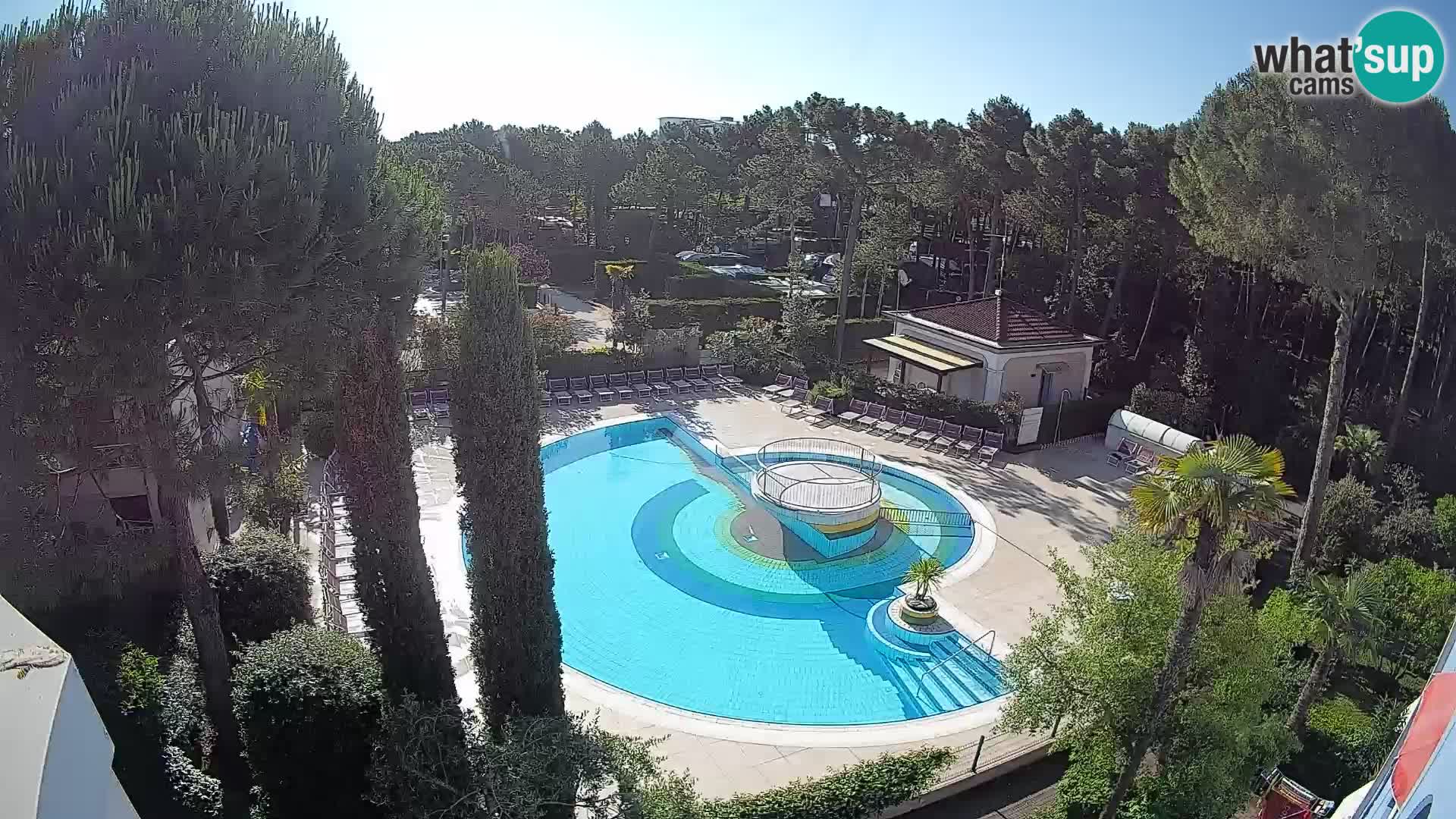 Villaggio Mare Blu bazen Spletna kamera V živo Bibione Pineda – Italija
