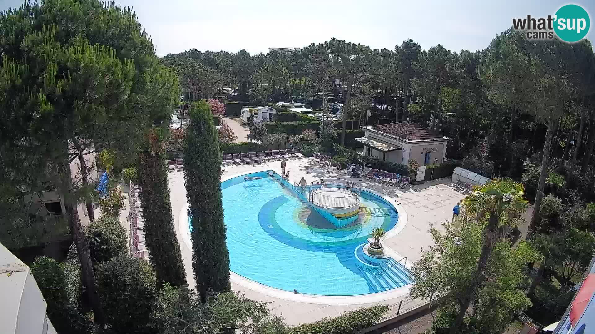 Villaggio Mare Blu bazen Spletna kamera V živo Bibione Pineda – Italija