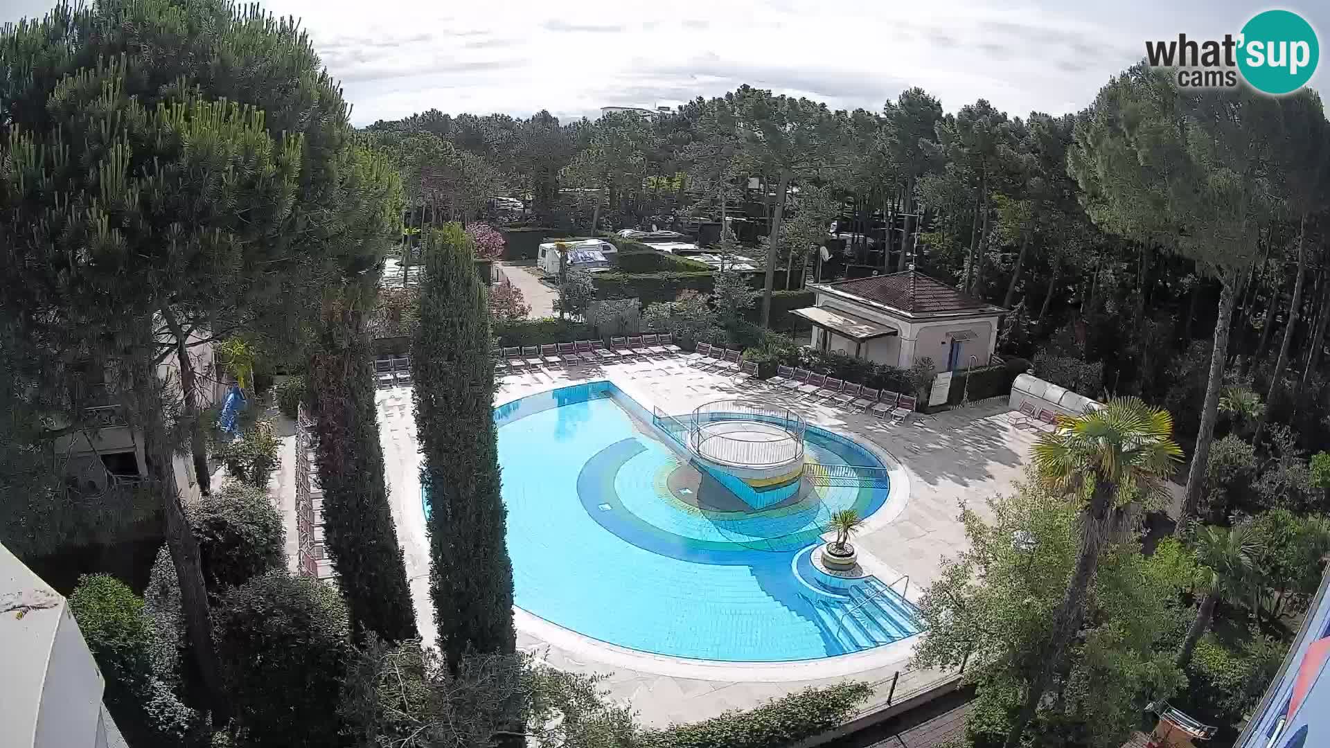 Villaggio Mare Blu bazen Spletna kamera V živo Bibione Pineda – Italija