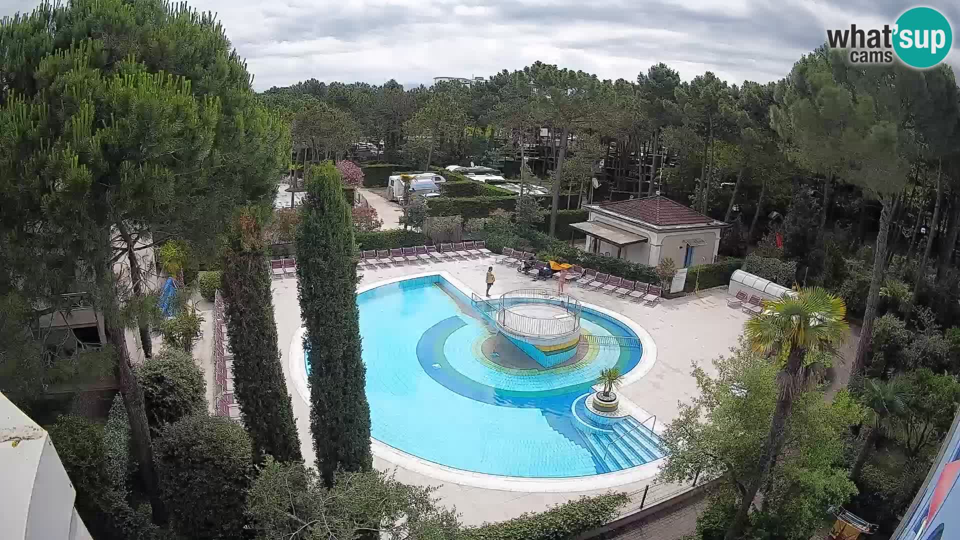 Villaggio Mare Blu bazen Spletna kamera V živo Bibione Pineda – Italija