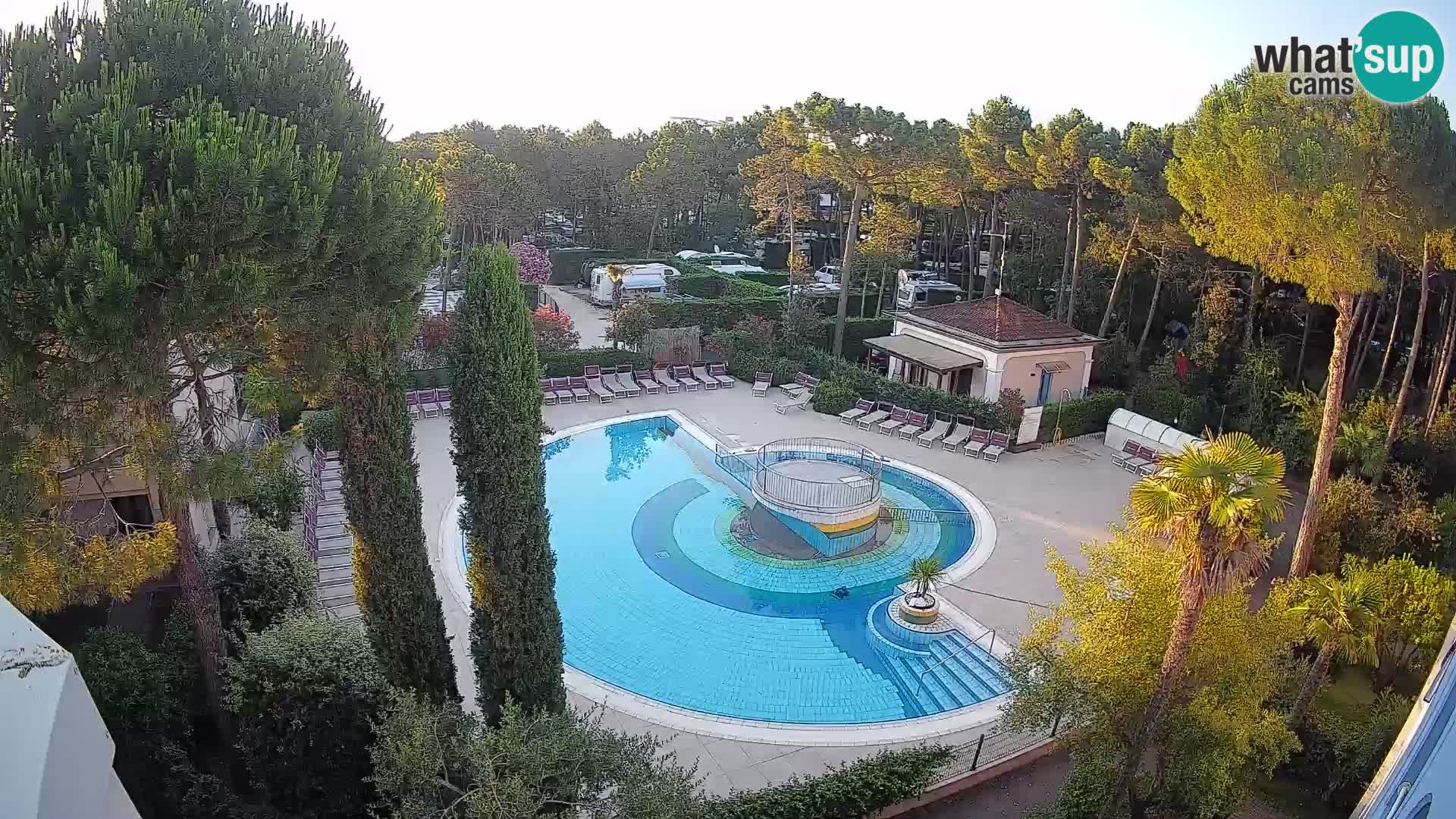 Villaggio Mare Blu bazen UŽIVO web kamera Bibione Pineda – Italija