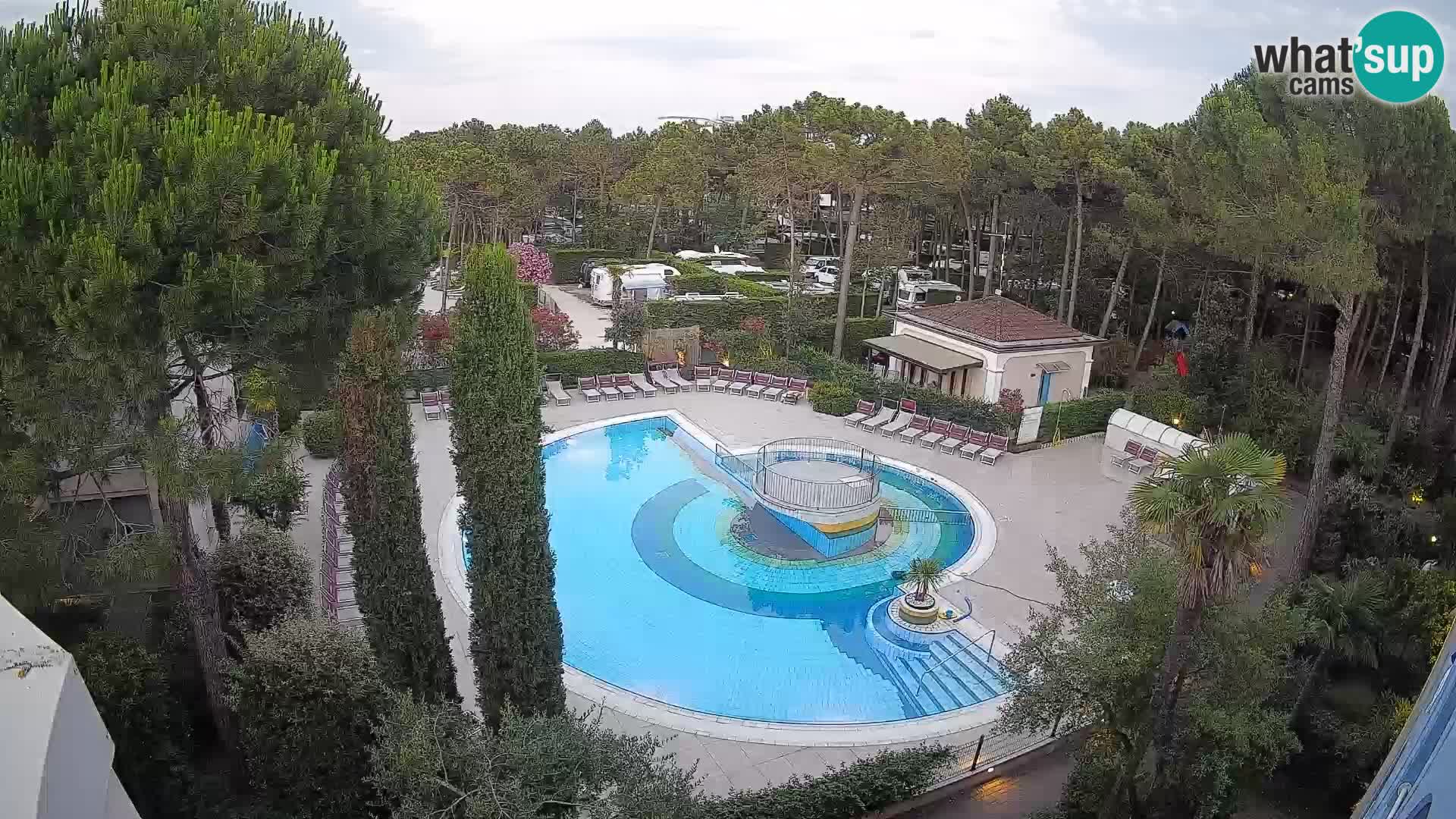 Villaggio Mare Blu bazen Spletna kamera V živo Bibione Pineda – Italija