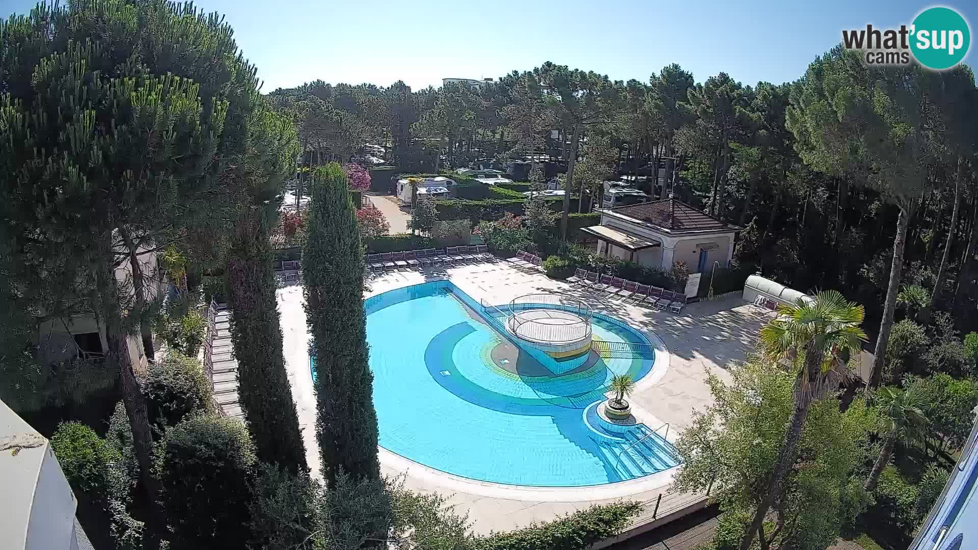 Villaggio Mare Blu bazen Spletna kamera V živo Bibione Pineda – Italija
