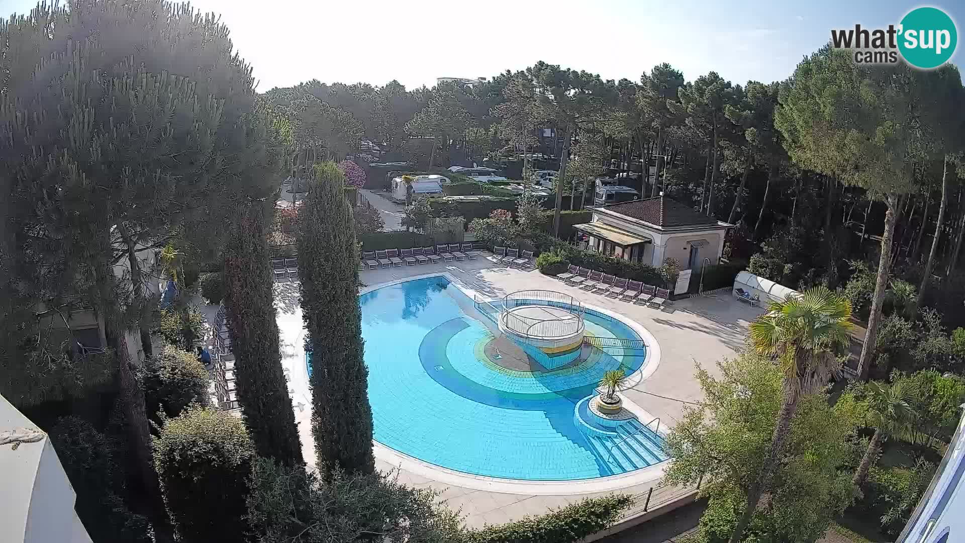 Villaggio Mare Blu bazen Spletna kamera V živo Bibione Pineda – Italija