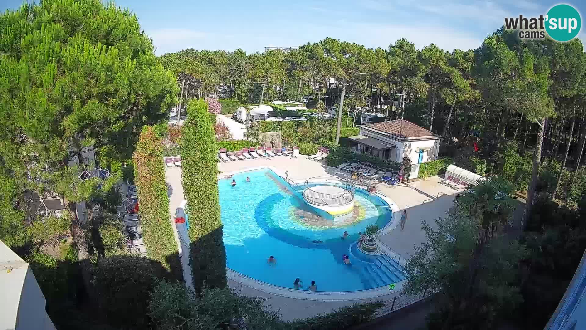Villaggio Mare Blu bazen Spletna kamera V živo Bibione Pineda – Italija