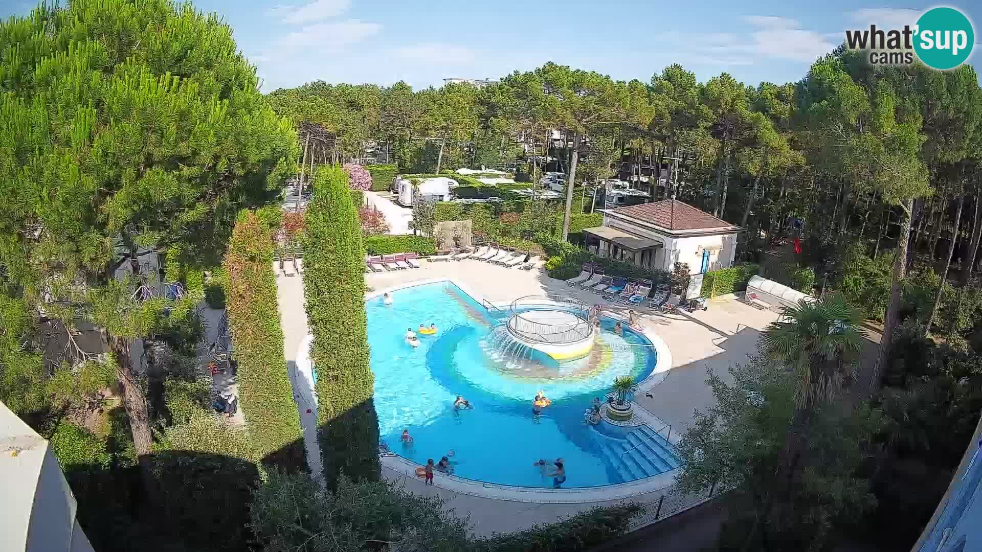Villaggio Mare Blu bazen Spletna kamera V živo Bibione Pineda – Italija