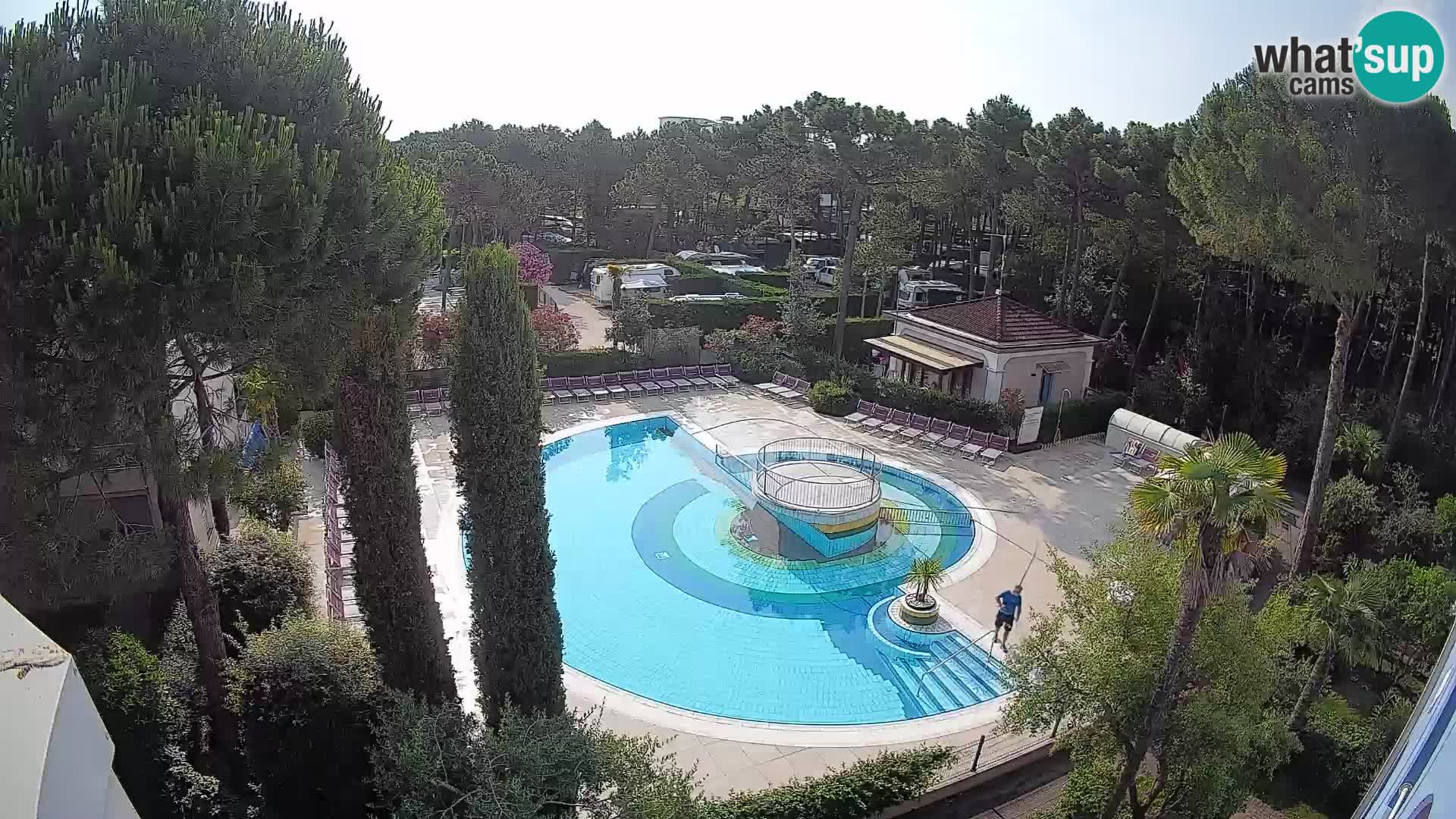Villaggio Mare Blu bazen Spletna kamera V živo Bibione Pineda – Italija