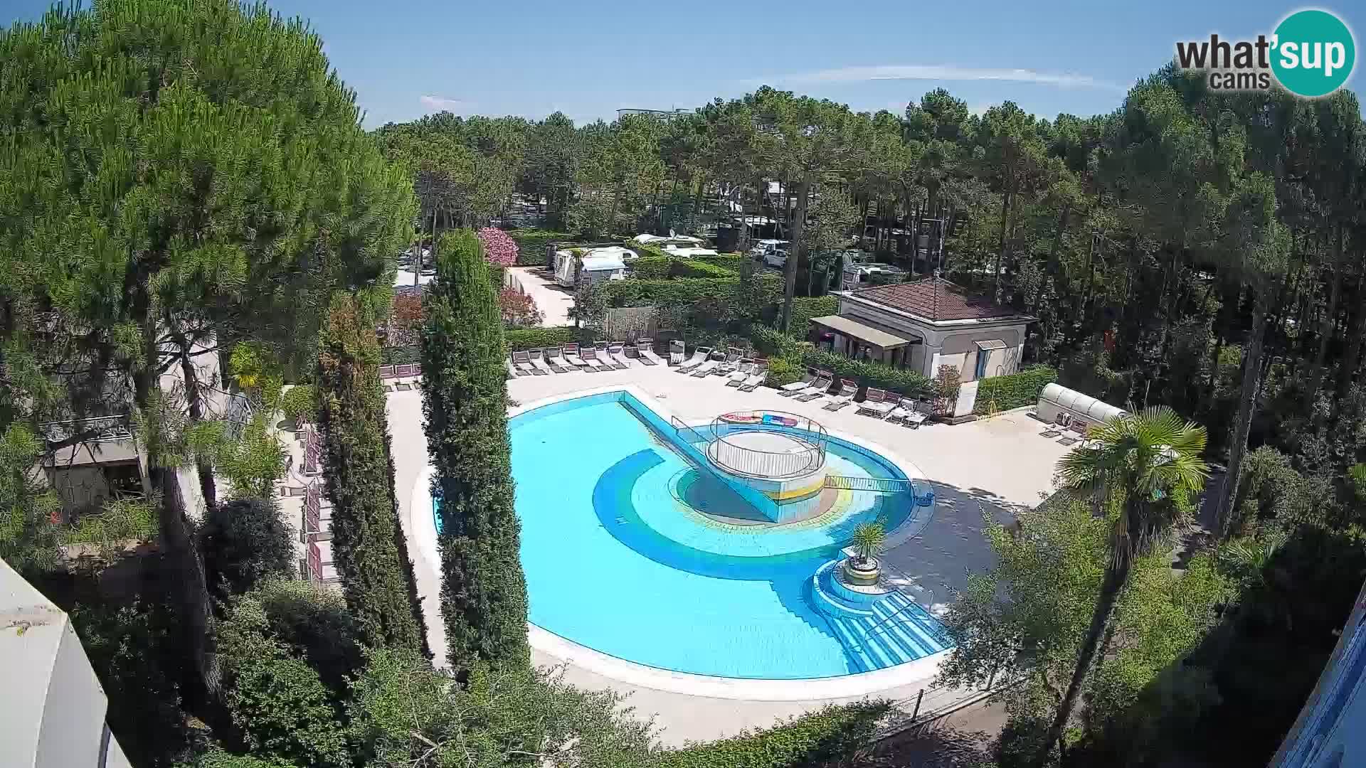 Villaggio Mare Blu bazen Spletna kamera V živo Bibione Pineda – Italija
