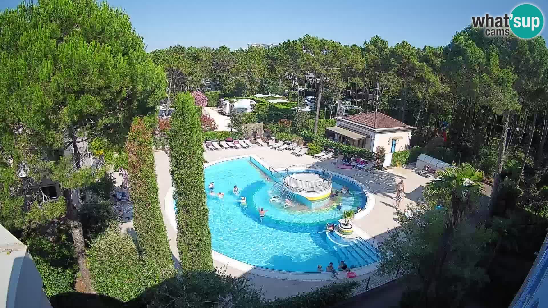 Villaggio Mare Blu bazen Spletna kamera V živo Bibione Pineda – Italija