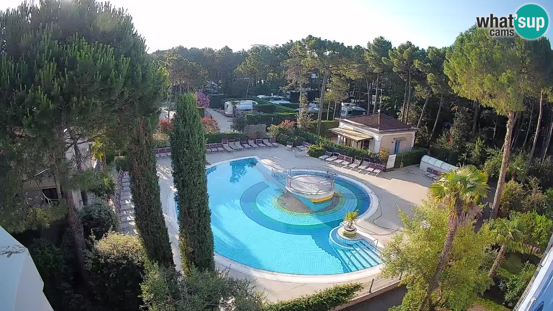 Villaggio Mare Blu bazen UŽIVO web kamera Bibione Pineda – Italija