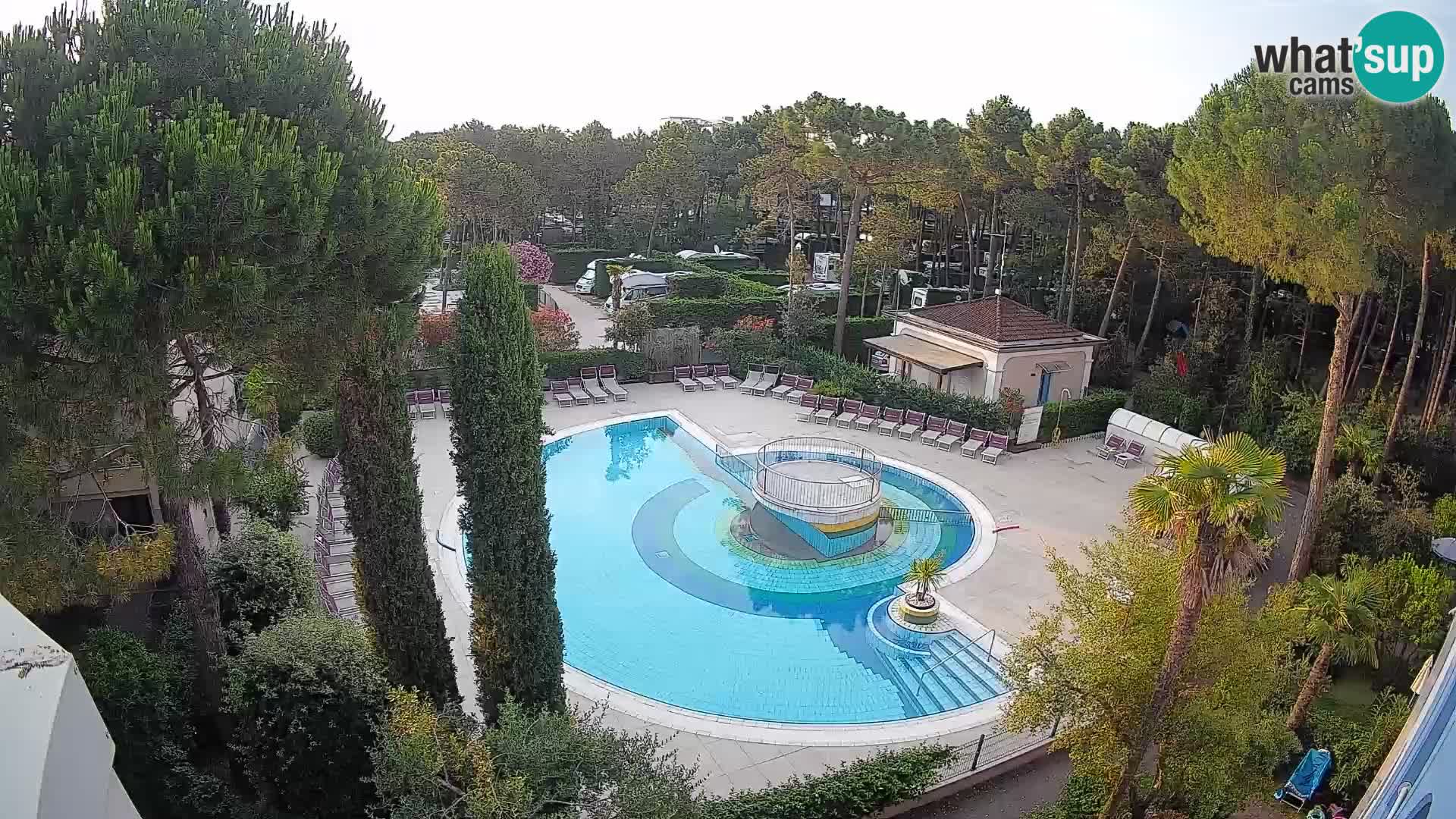 Villaggio Mare Blu bazen UŽIVO web kamera Bibione Pineda – Italija