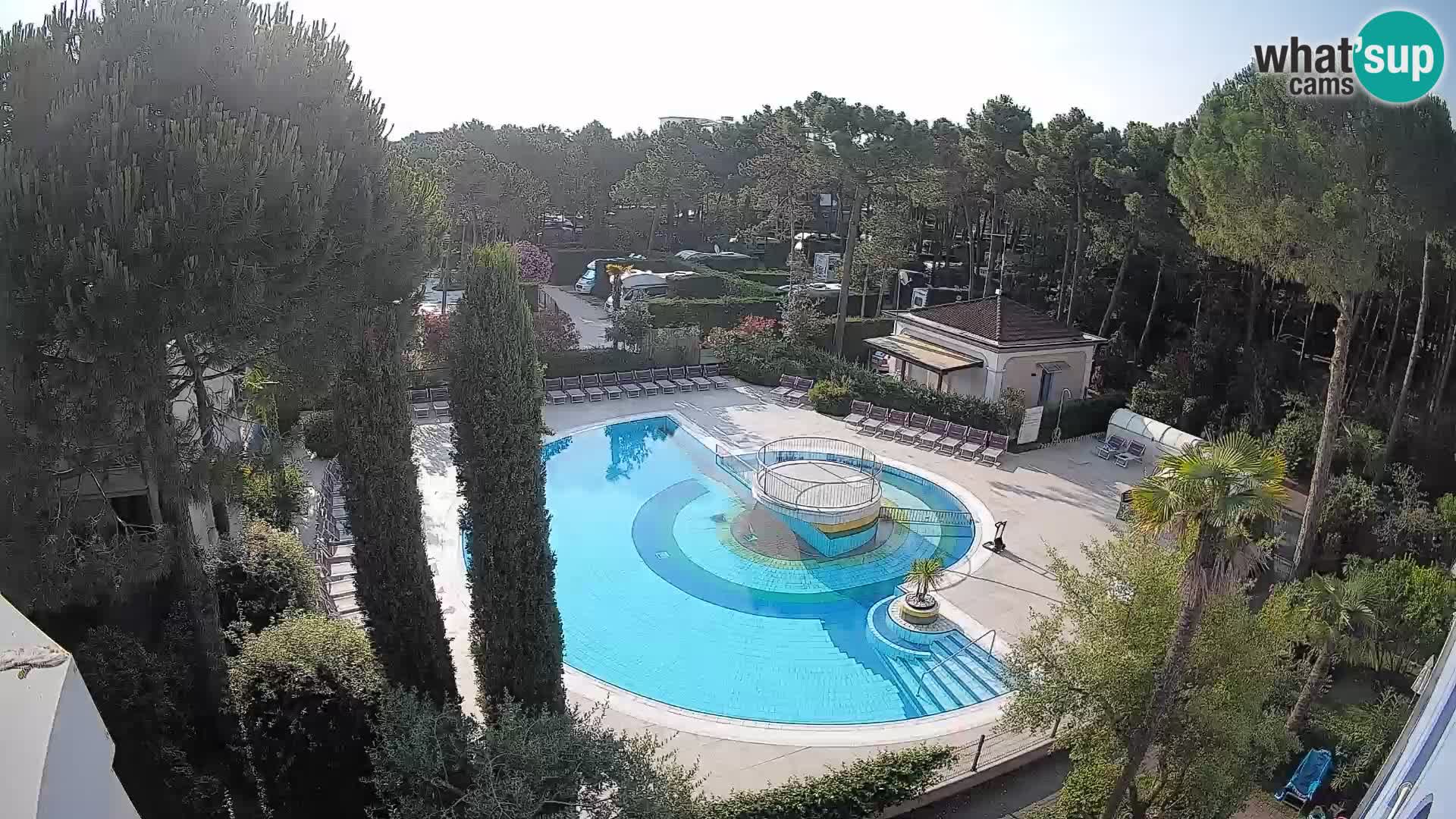 Villaggio Mare Blu bazen UŽIVO web kamera Bibione Pineda – Italija