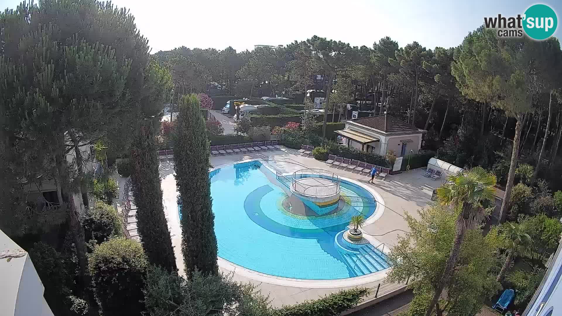 Villaggio Mare Blu bazen UŽIVO web kamera Bibione Pineda – Italija