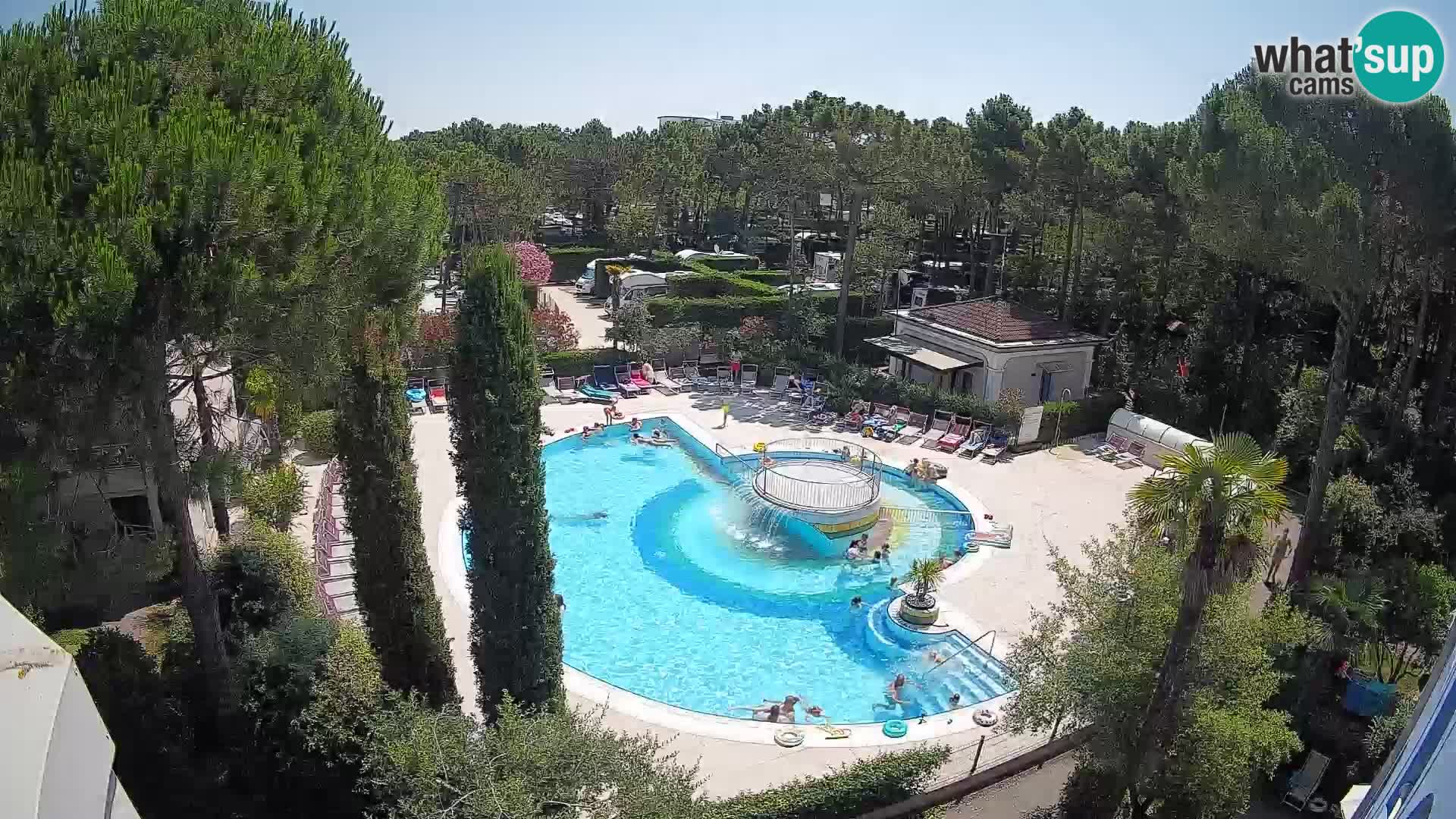 Villaggio Mare Blu bazen Spletna kamera V živo Bibione Pineda – Italija