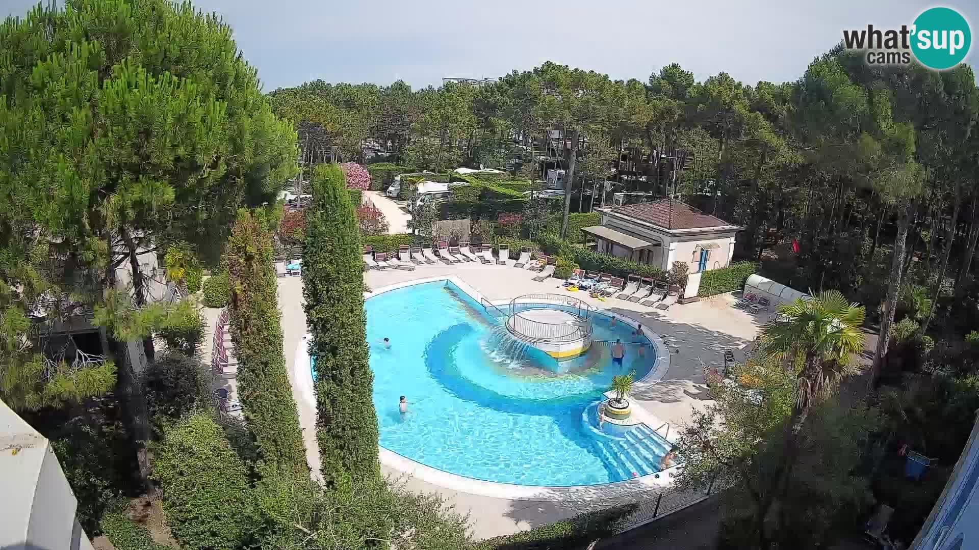 Villaggio Mare Blu bazen Spletna kamera V živo Bibione Pineda – Italija