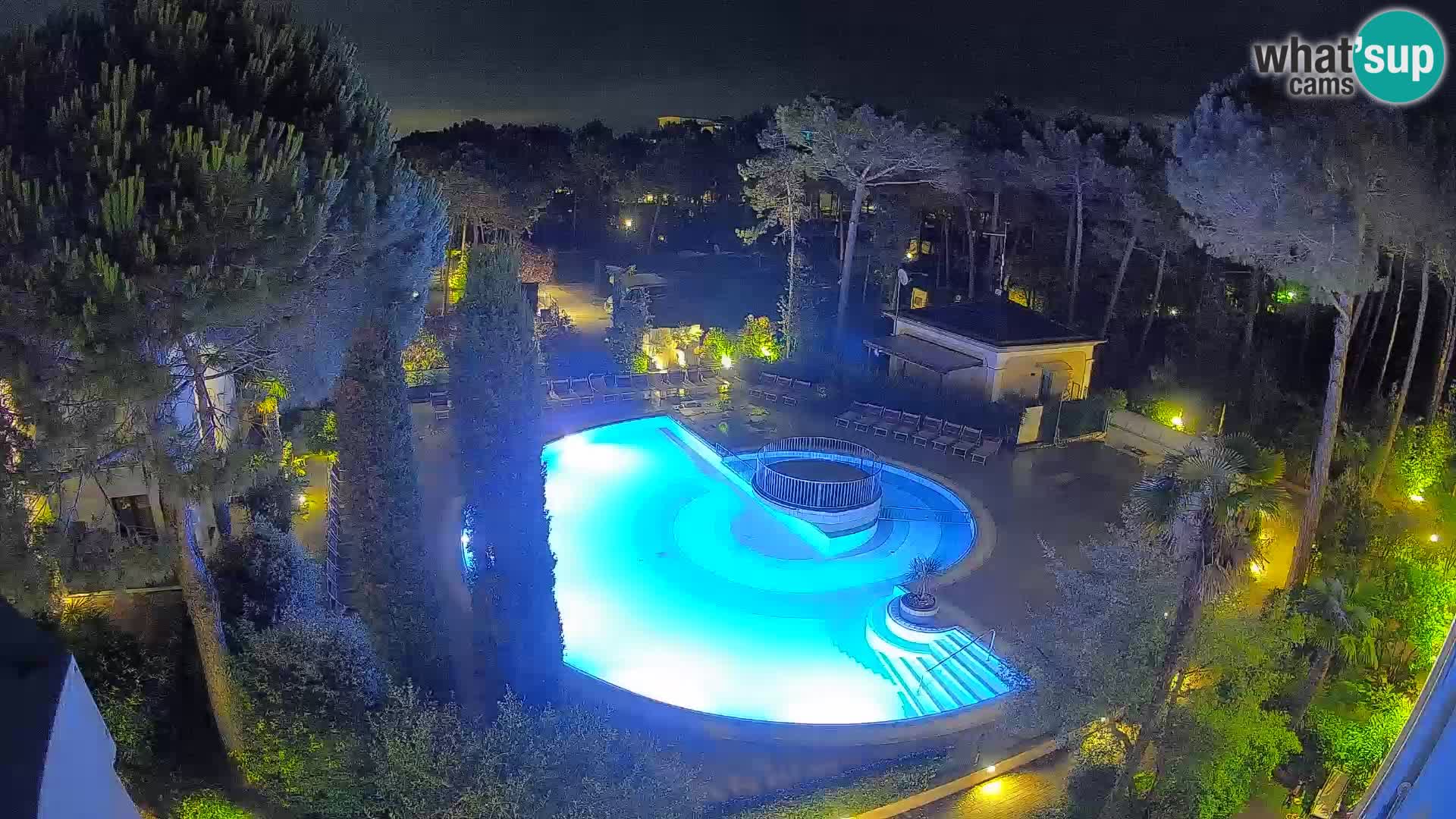 Villaggio Mare Blu bazen UŽIVO web kamera Bibione Pineda – Italija