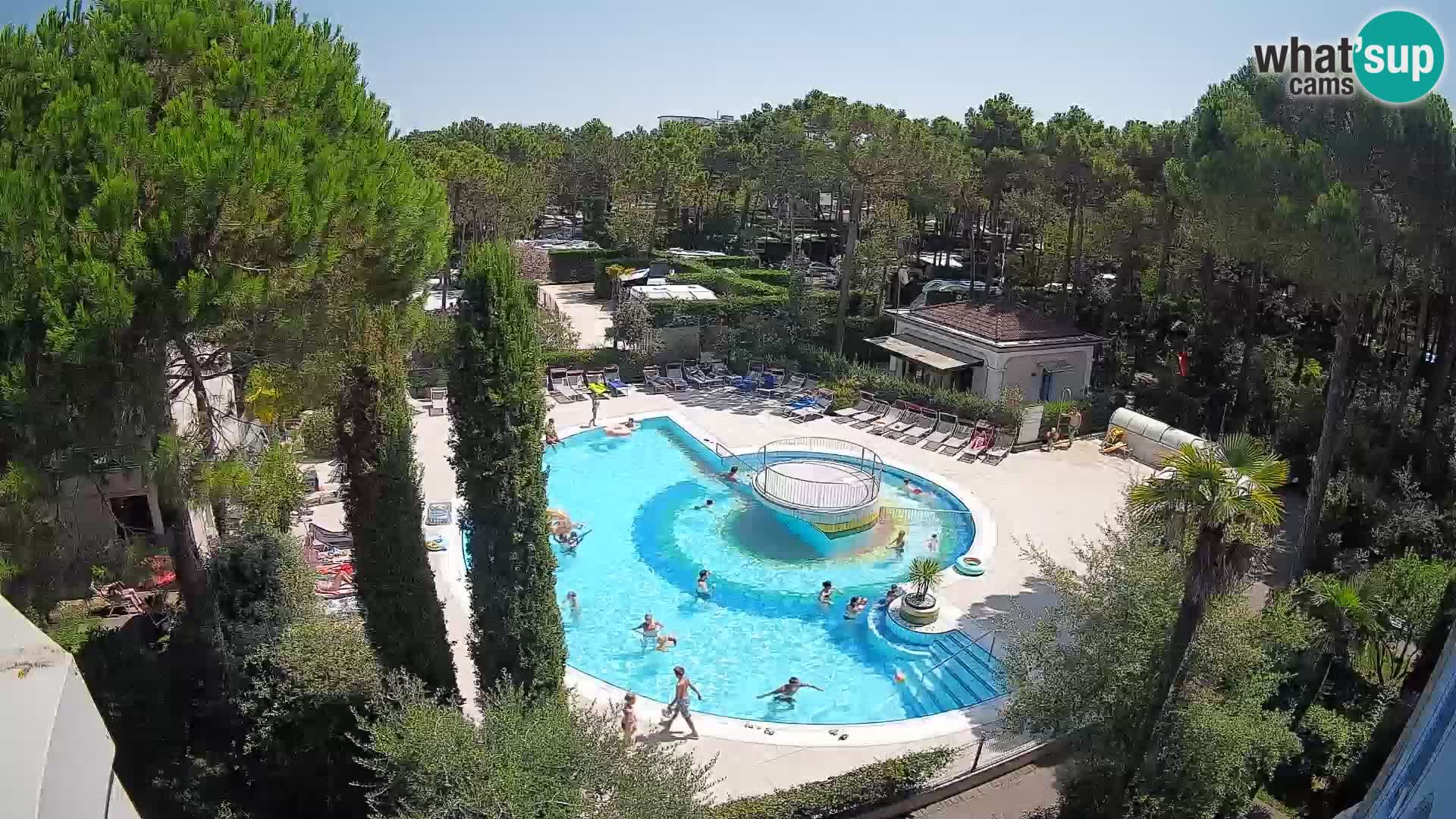 Villaggio Mare Blu bazen Spletna kamera V živo Bibione Pineda – Italija