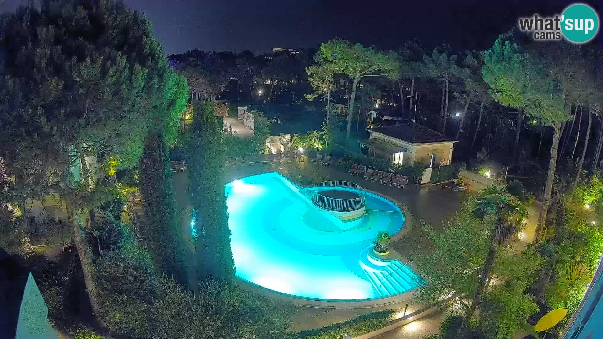 Villaggio Mare Blu bazen UŽIVO web kamera Bibione Pineda – Italija