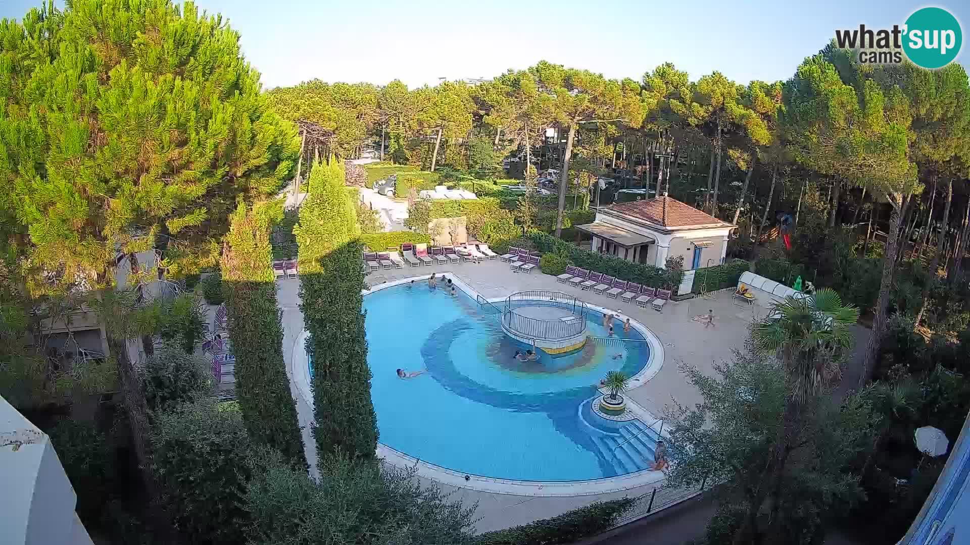 Villaggio Mare Blu bazen Spletna kamera V živo Bibione Pineda – Italija