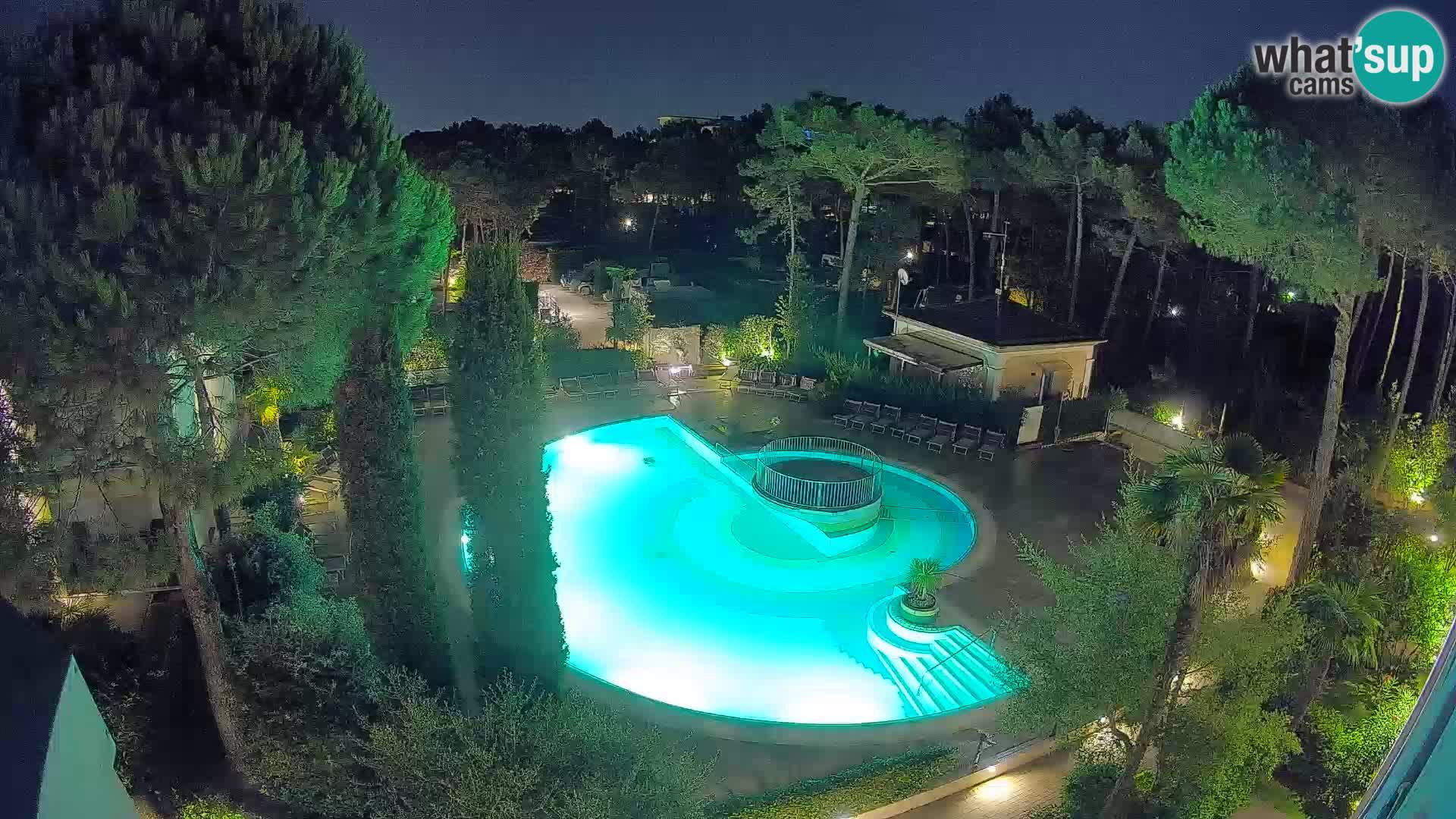 Villaggio Mare Blu bazen UŽIVO web kamera Bibione Pineda – Italija