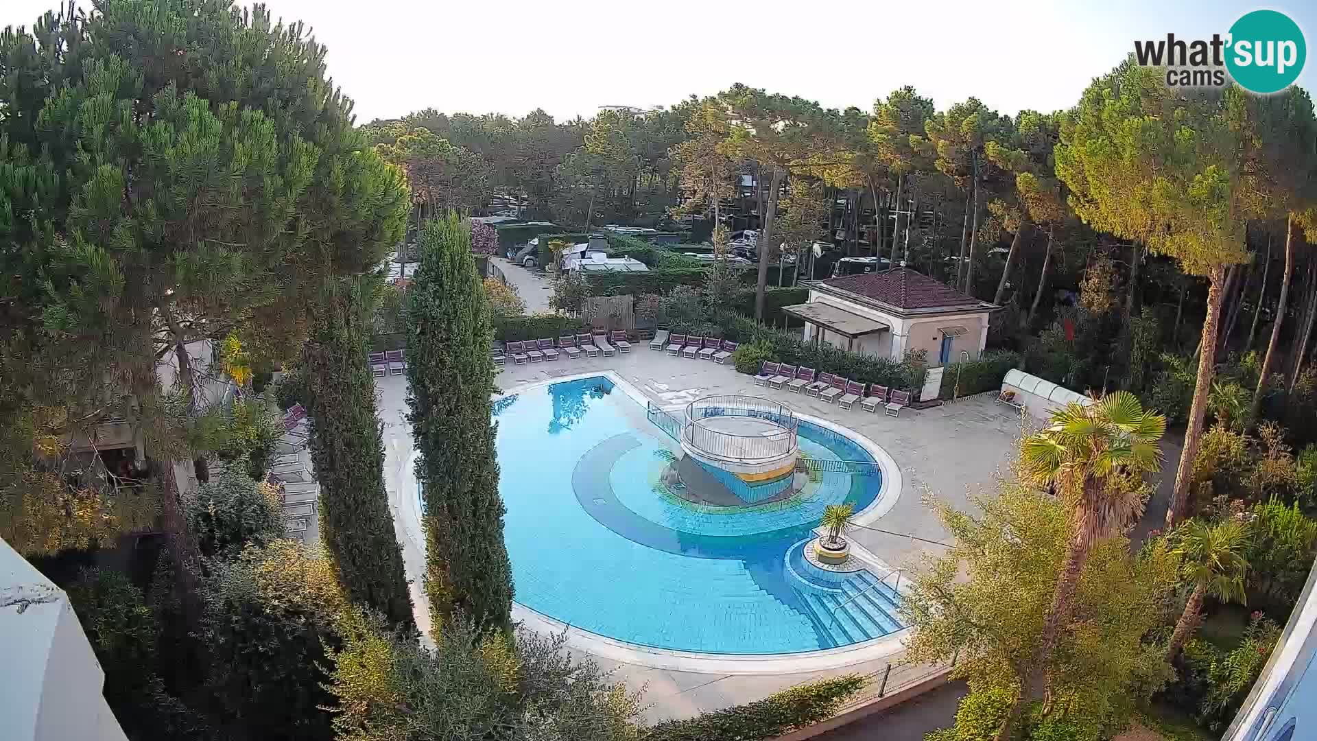 Villaggio Mare Blu bazen UŽIVO web kamera Bibione Pineda – Italija