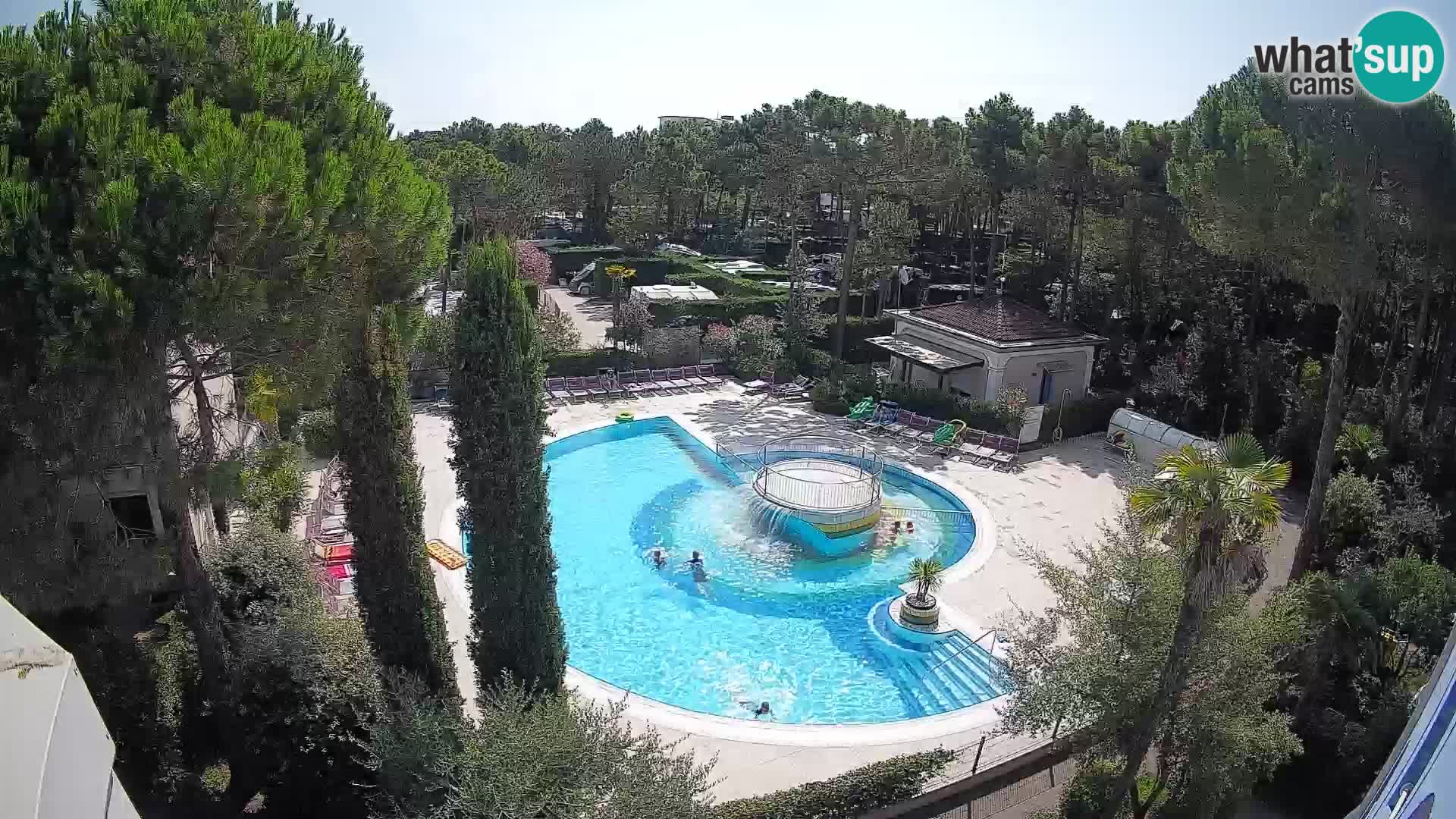 Villaggio Mare Blu bazen Spletna kamera V živo Bibione Pineda – Italija