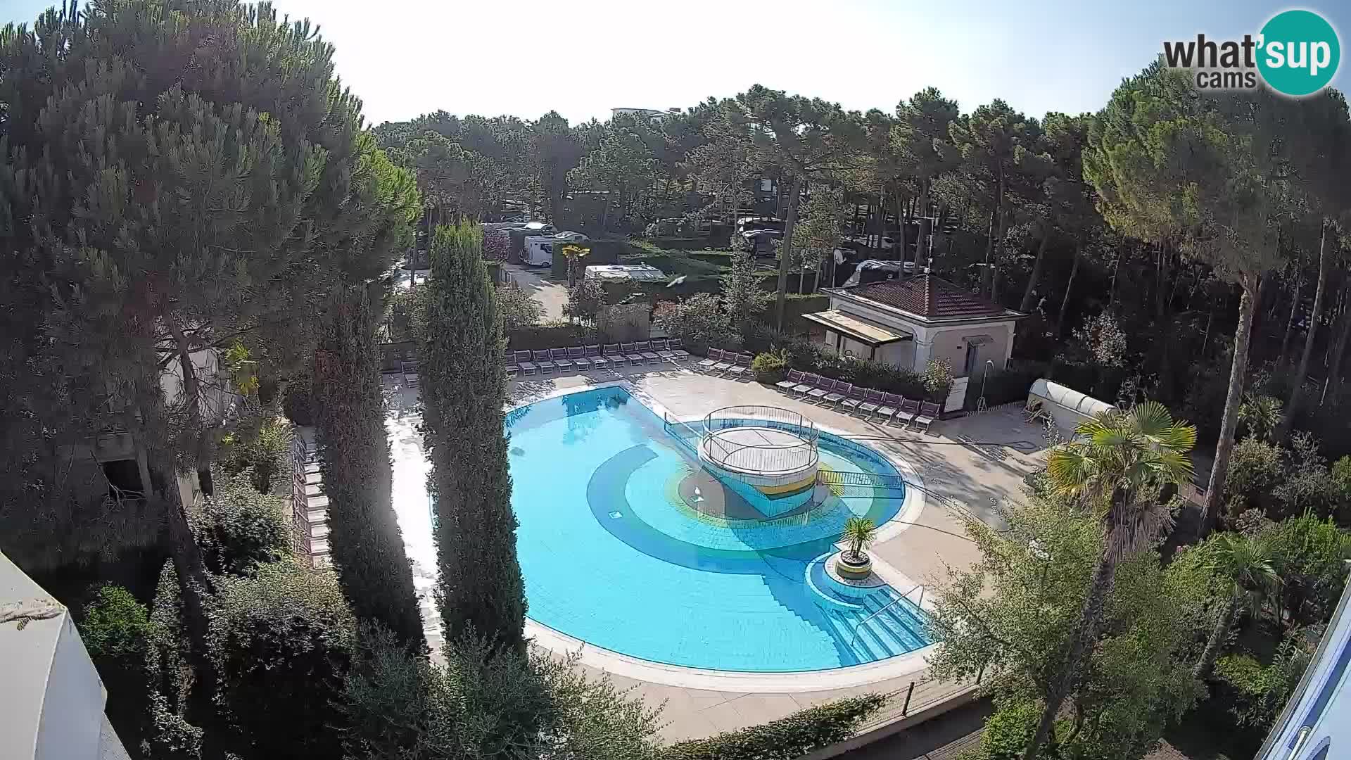 Villaggio Mare Blu bazen UŽIVO web kamera Bibione Pineda – Italija
