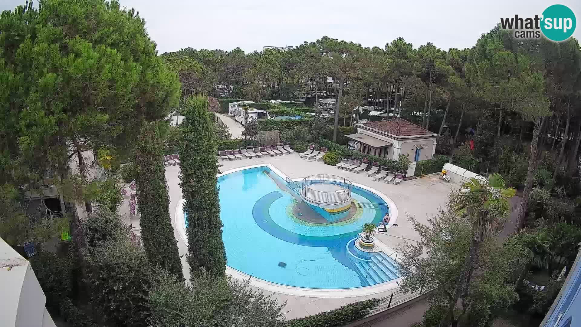Villaggio Mare Blu bazen Spletna kamera V živo Bibione Pineda – Italija