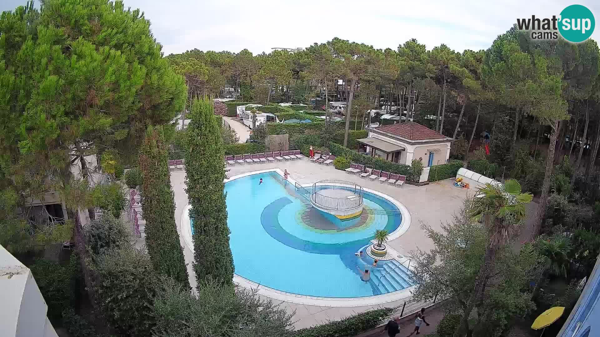 Villaggio Mare Blu bazen Spletna kamera V živo Bibione Pineda – Italija