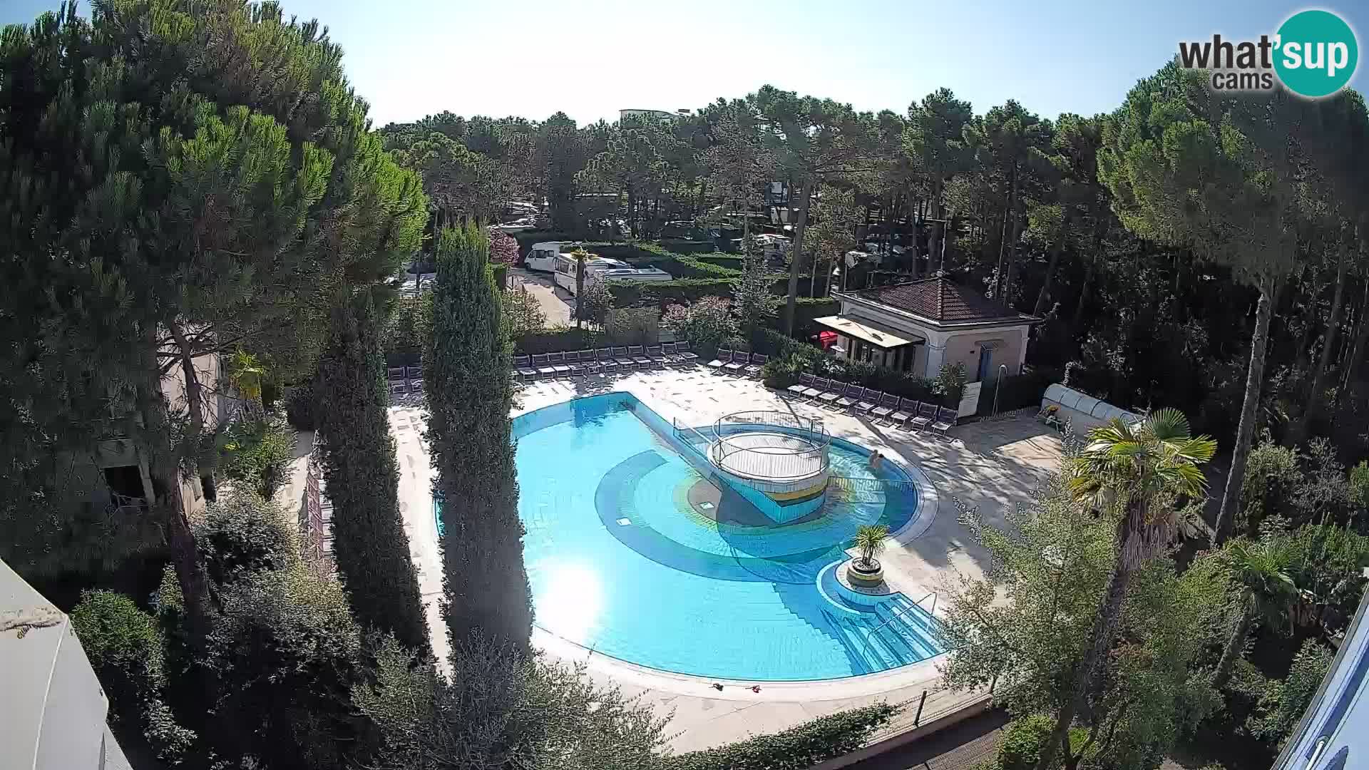Villaggio Mare Blu bazen Spletna kamera V živo Bibione Pineda – Italija