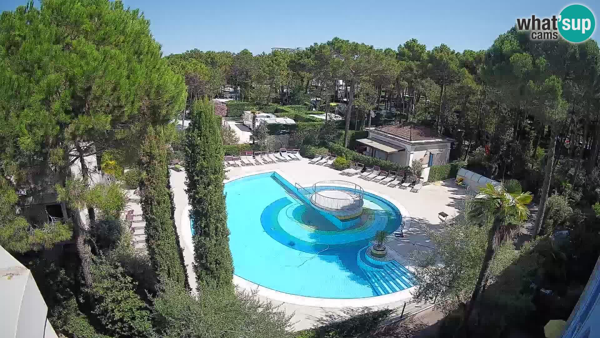 Villaggio Mare Blu bazen Spletna kamera V živo Bibione Pineda – Italija