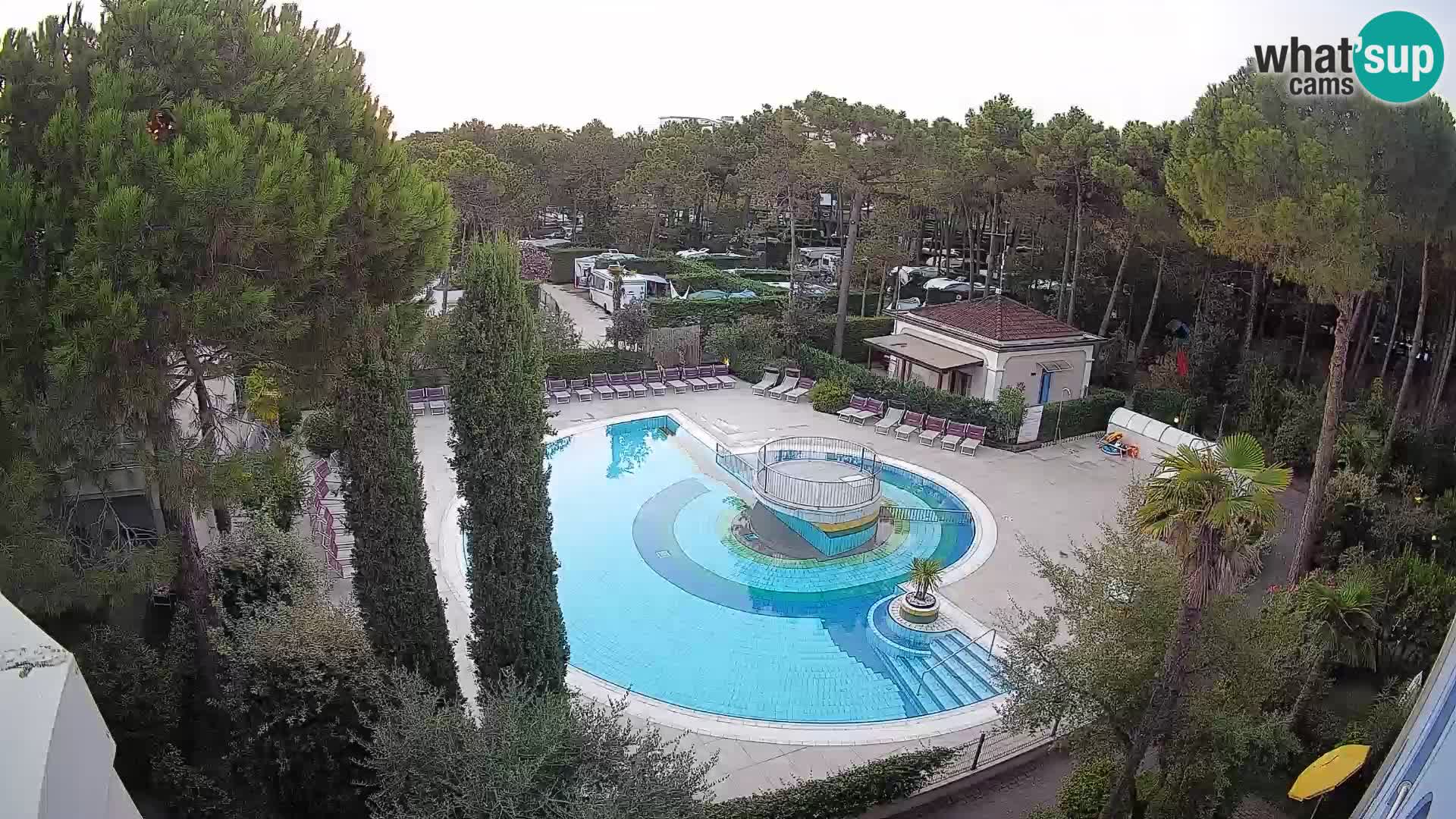 Villaggio Mare Blu bazen Spletna kamera V živo Bibione Pineda – Italija