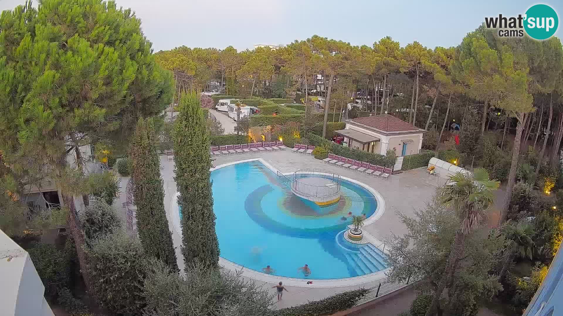 Villaggio Mare Blu bazen Spletna kamera V živo Bibione Pineda – Italija