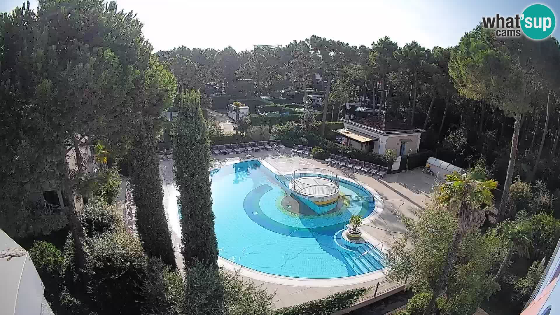 Villaggio Mare Blu bazen Spletna kamera V živo Bibione Pineda – Italija