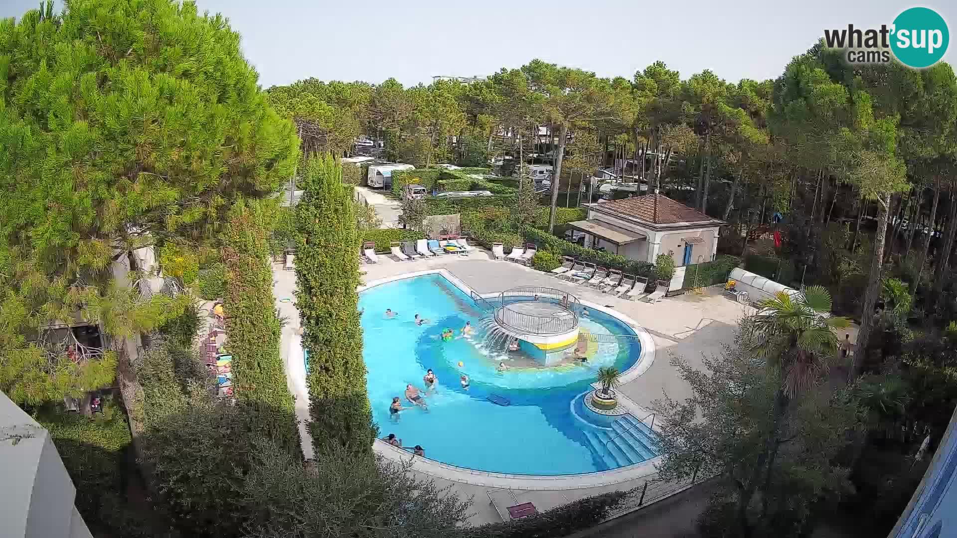 Villaggio Mare Blu bazen Spletna kamera V živo Bibione Pineda – Italija