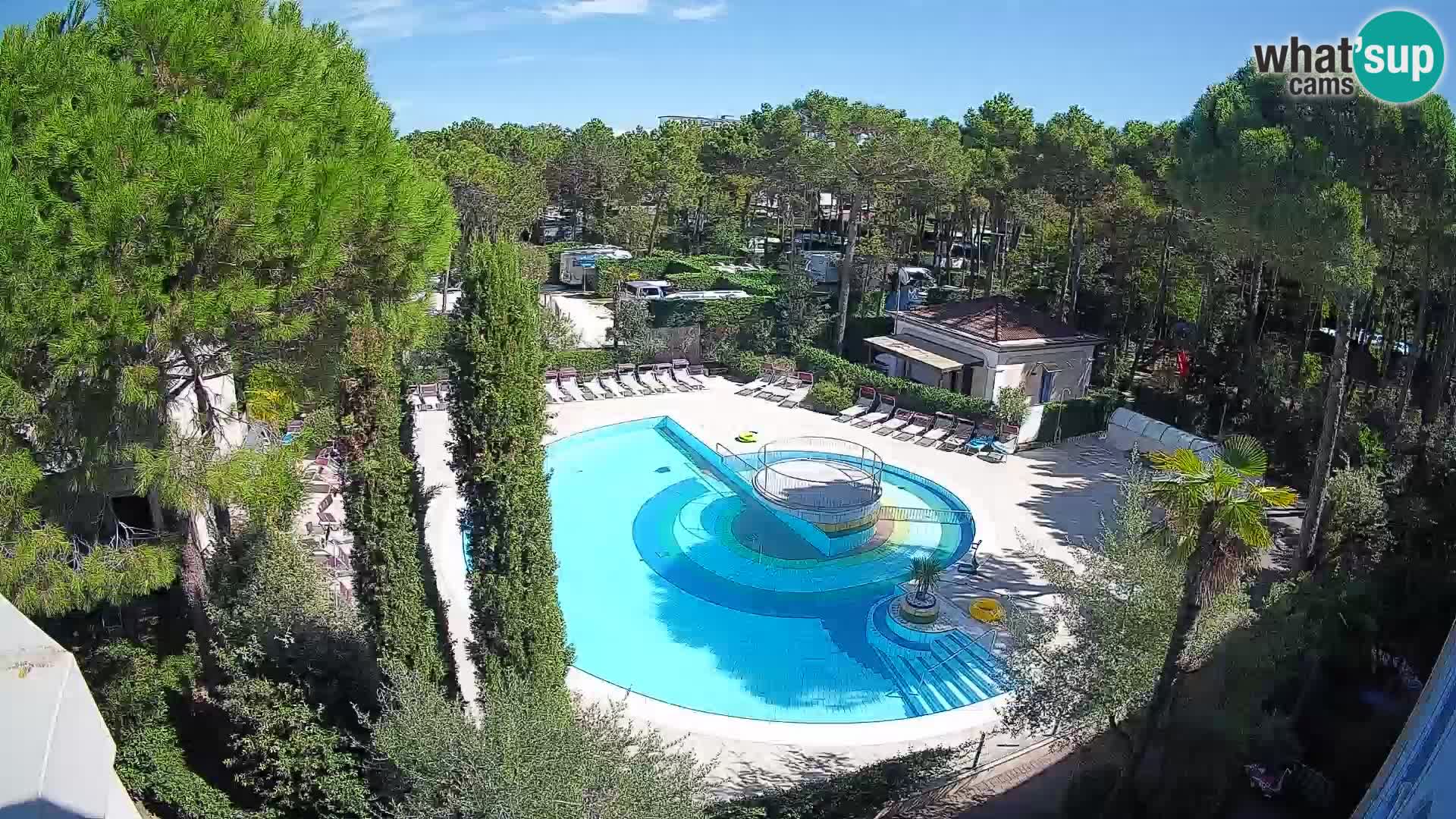 Villaggio Mare Blu bazen Spletna kamera V živo Bibione Pineda – Italija