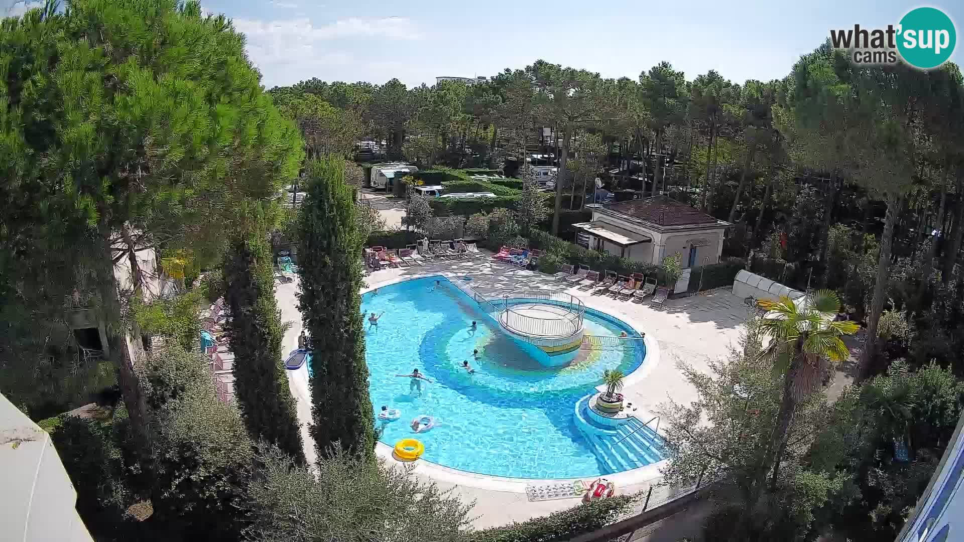 Villaggio Mare Blu bazen Spletna kamera V živo Bibione Pineda – Italija