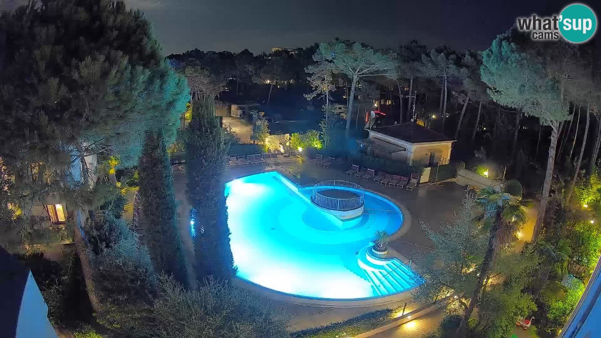 Villaggio Mare Blu bazen UŽIVO web kamera Bibione Pineda – Italija