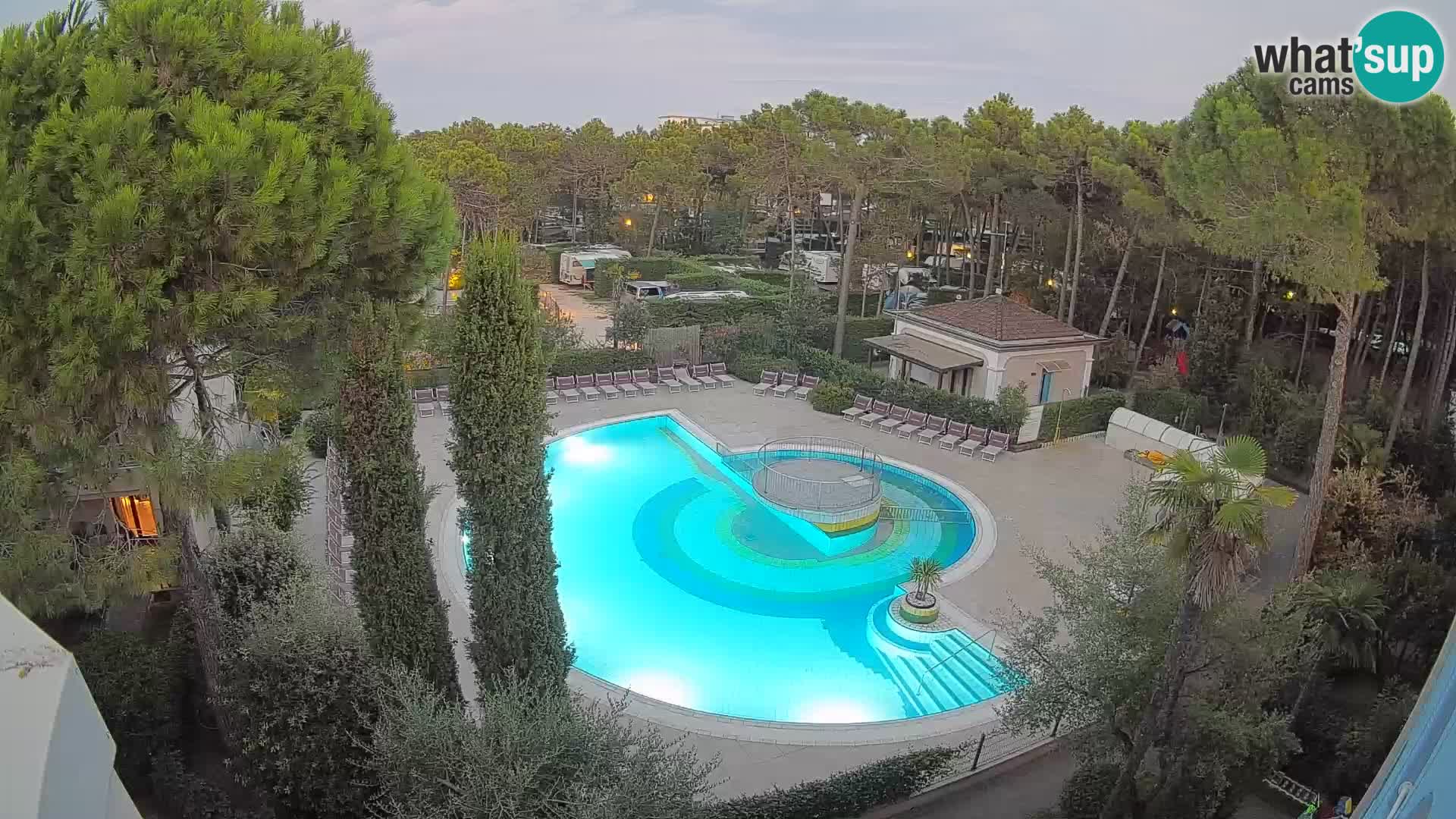 Villaggio Mare Blu bazen Spletna kamera V živo Bibione Pineda – Italija