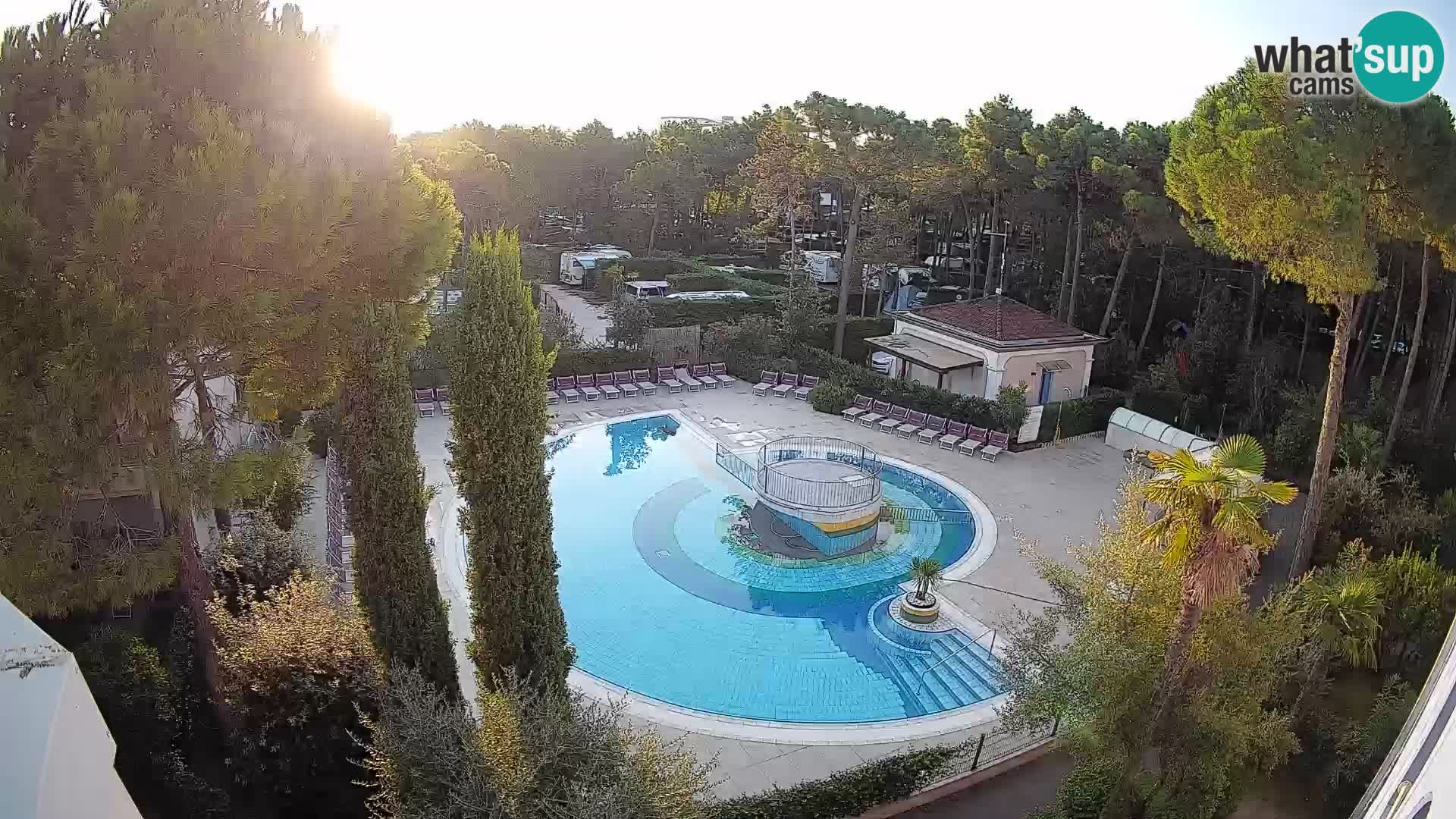 Villaggio Mare Blu bazen Spletna kamera V živo Bibione Pineda – Italija