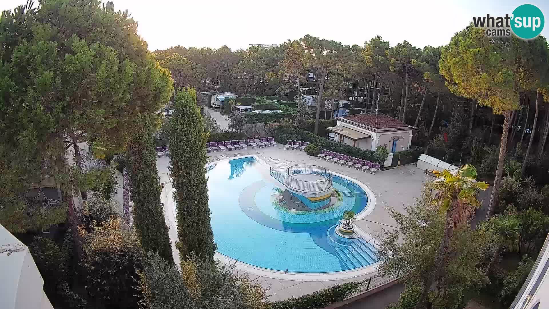 Villaggio Mare Blu bazen Spletna kamera V živo Bibione Pineda – Italija