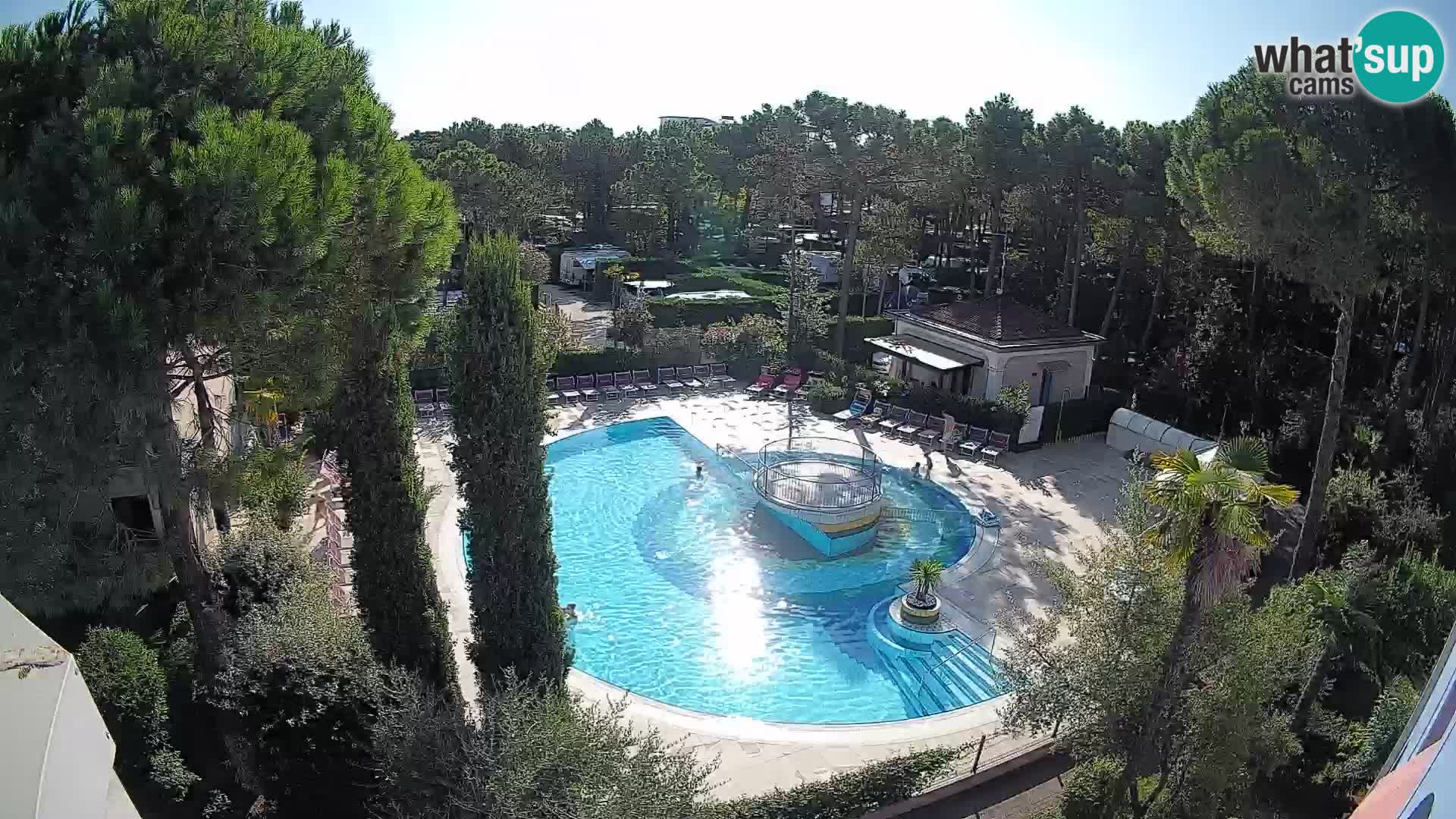 Villaggio Mare Blu bazen Spletna kamera V živo Bibione Pineda – Italija