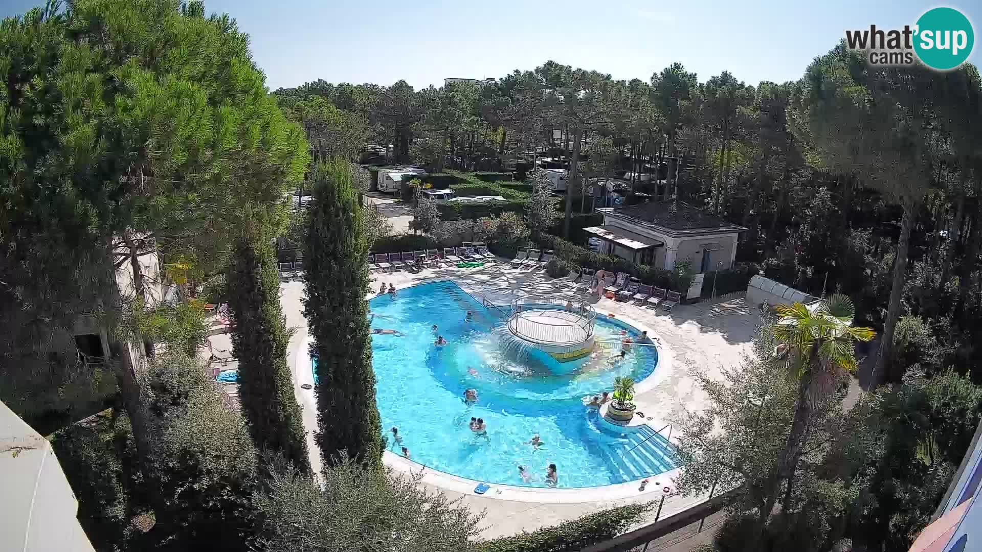 Villaggio Mare Blu bazen Spletna kamera V živo Bibione Pineda – Italija
