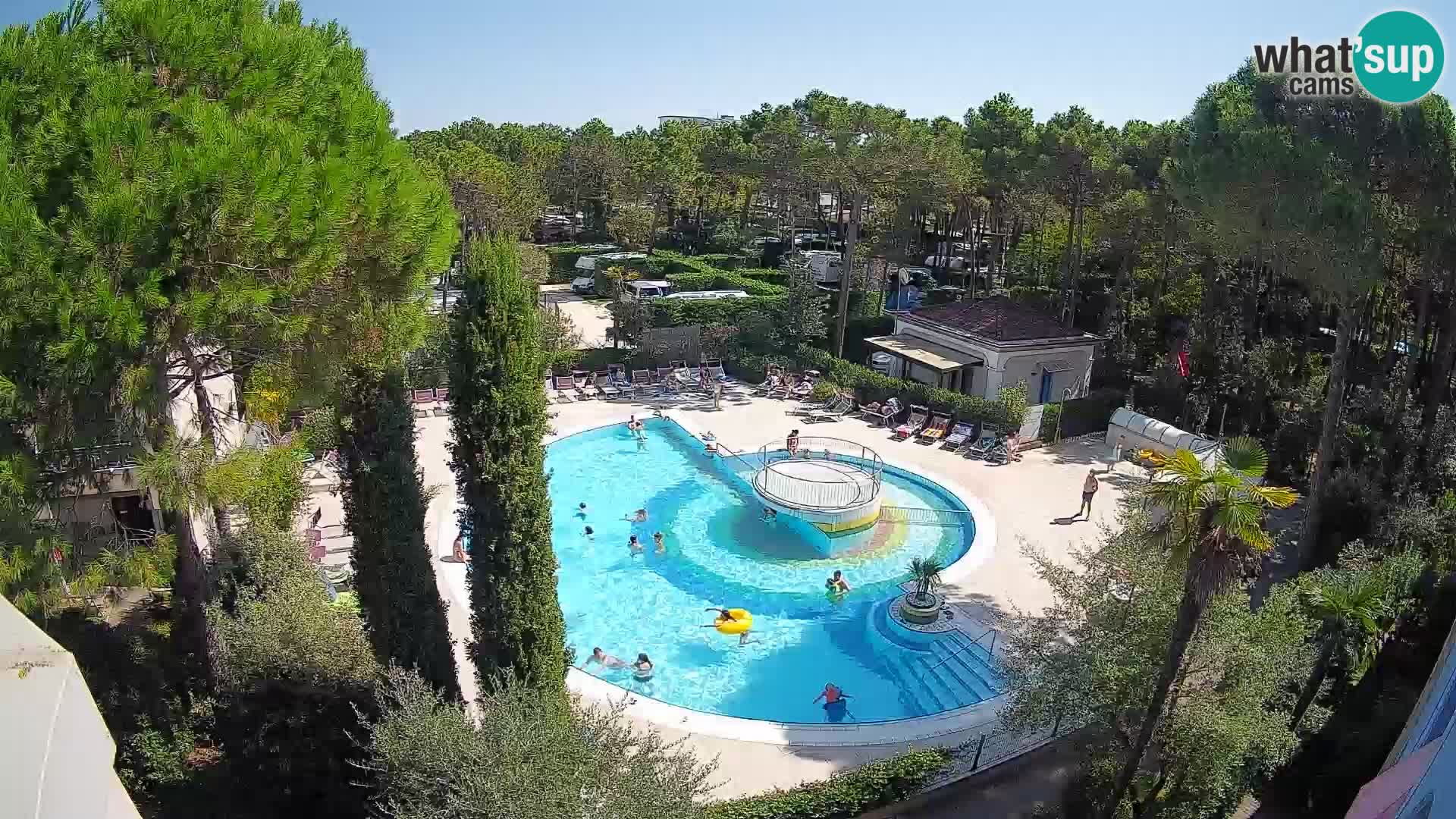 Villaggio Mare Blu bazen Spletna kamera V živo Bibione Pineda – Italija