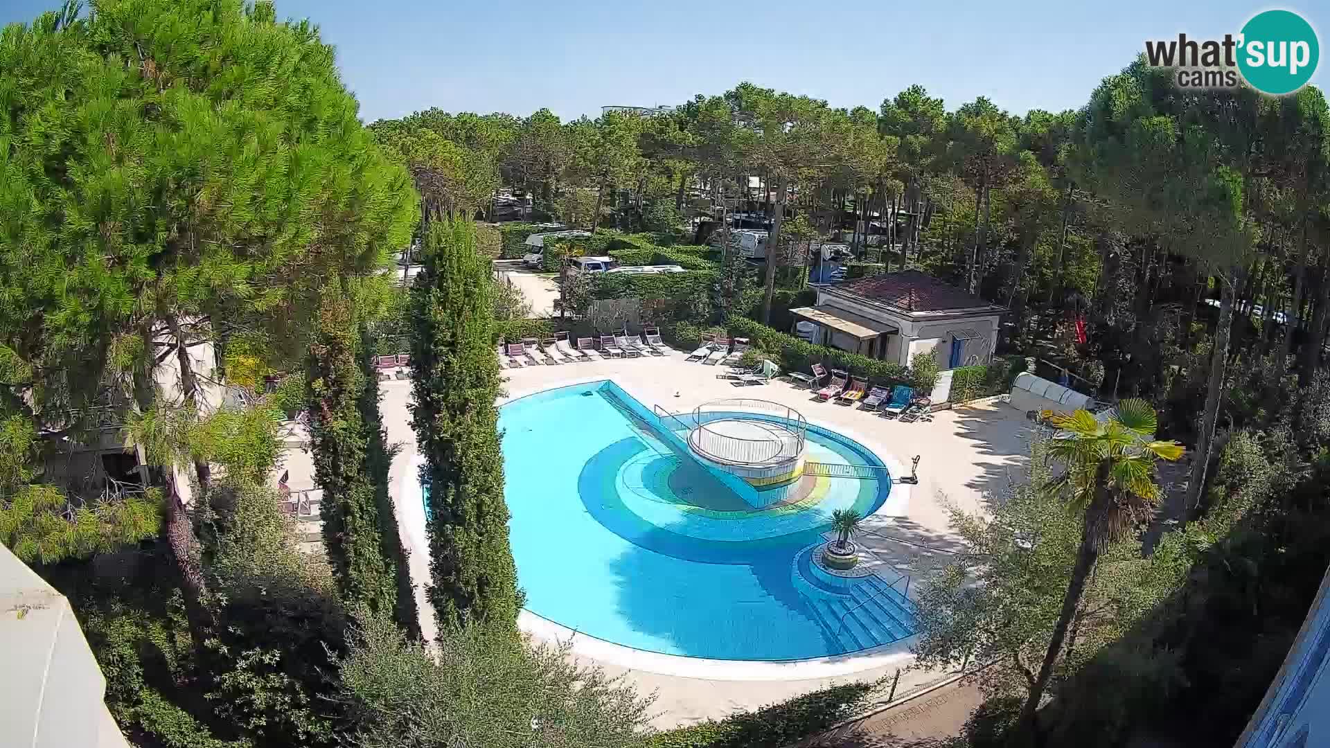 Villaggio Mare Blu bazen UŽIVO web kamera Bibione Pineda – Italija