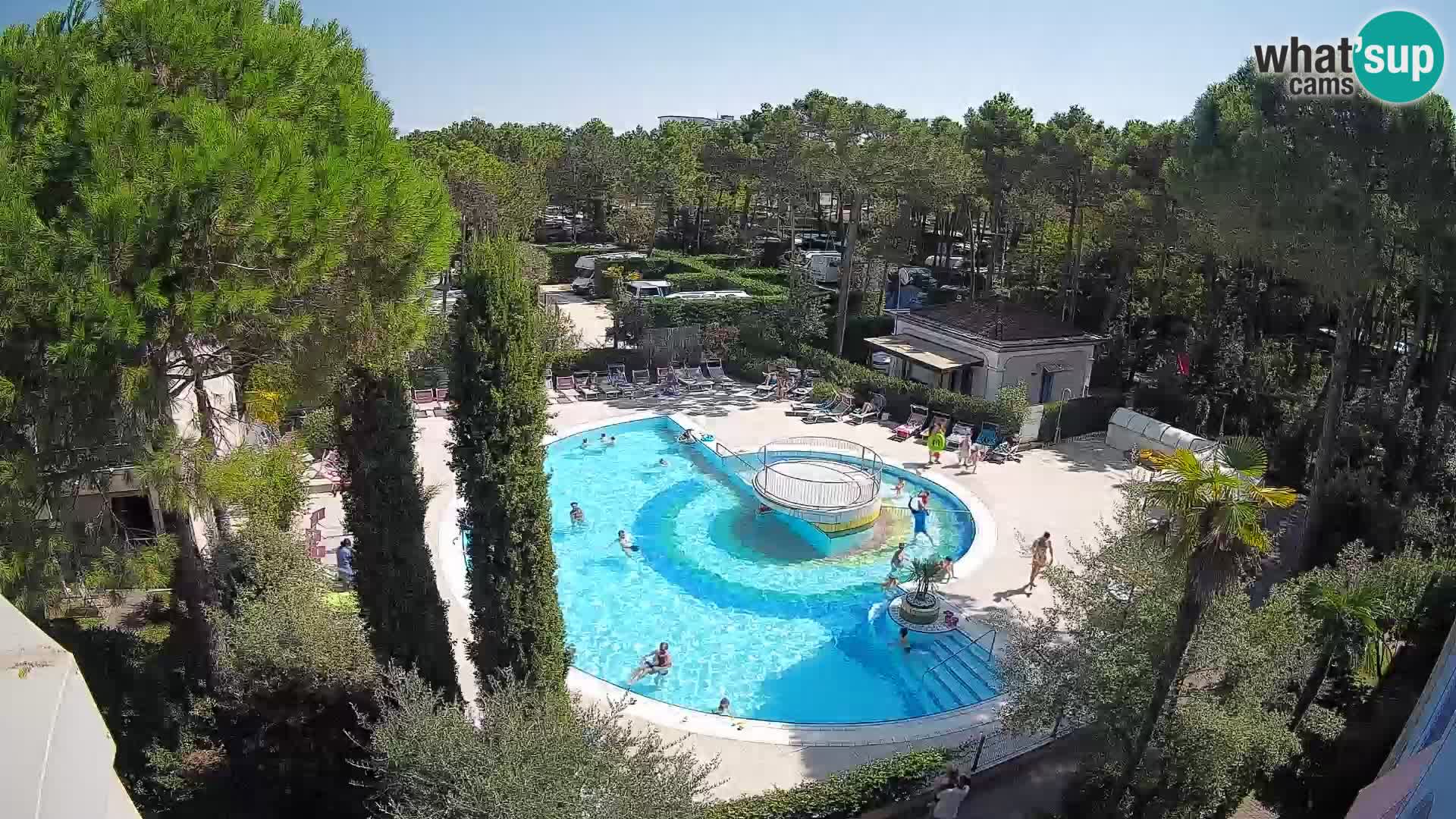 Villaggio Mare Blu bazen Spletna kamera V živo Bibione Pineda – Italija
