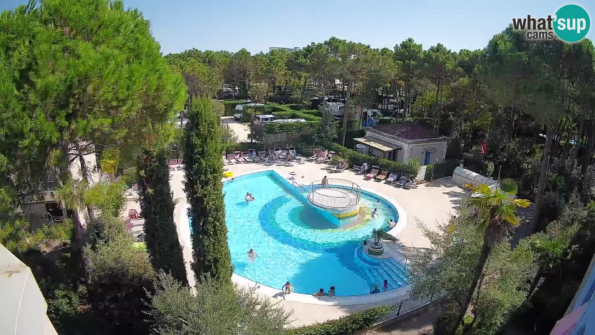 Villaggio Mare Blu bazen Spletna kamera V živo Bibione Pineda – Italija