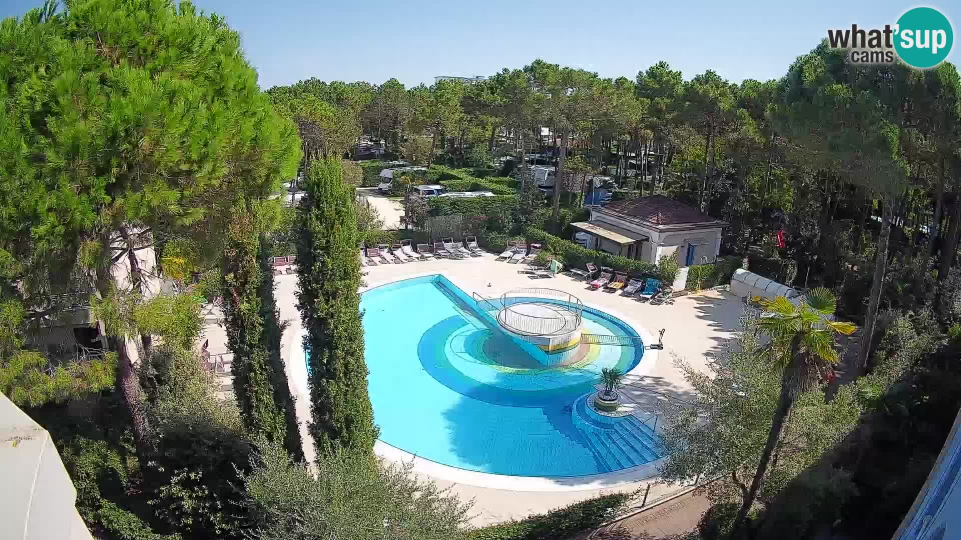 Villaggio Mare Blu bazen Spletna kamera V živo Bibione Pineda – Italija