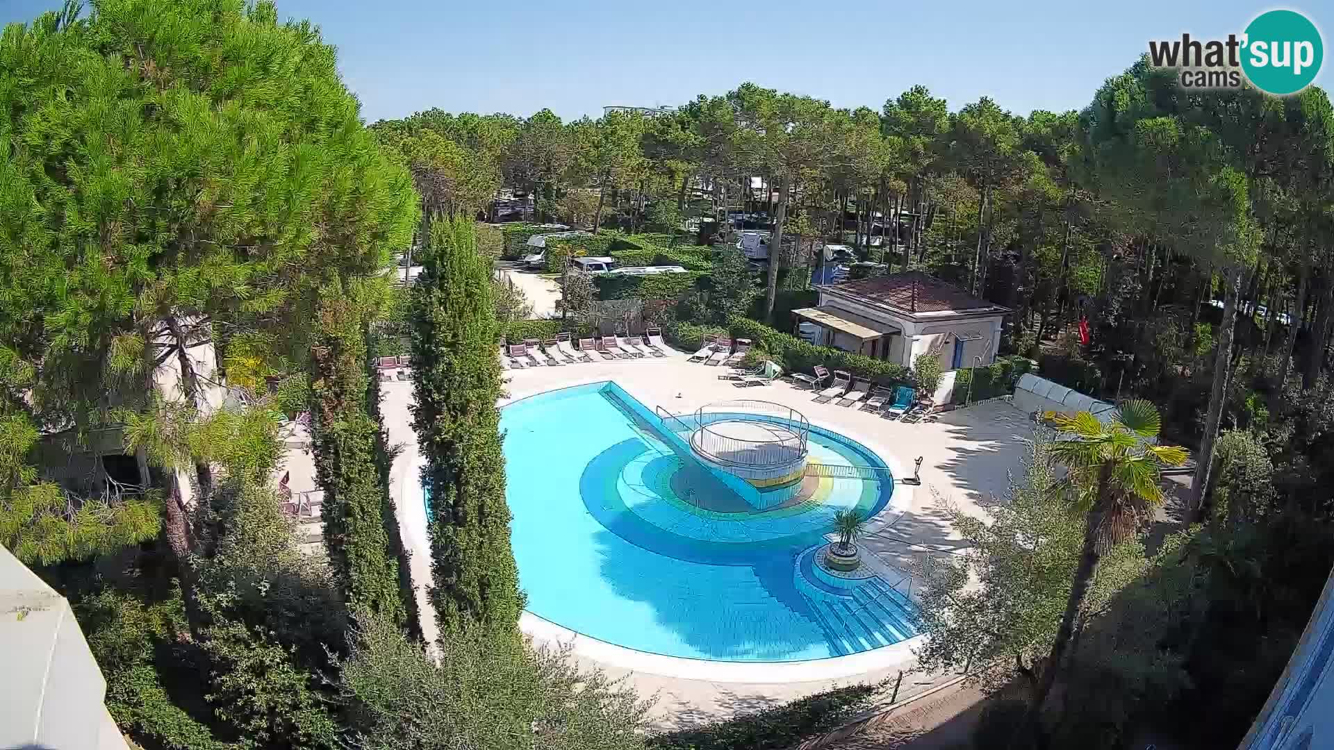 Villaggio Mare Blu bazen Spletna kamera V živo Bibione Pineda – Italija